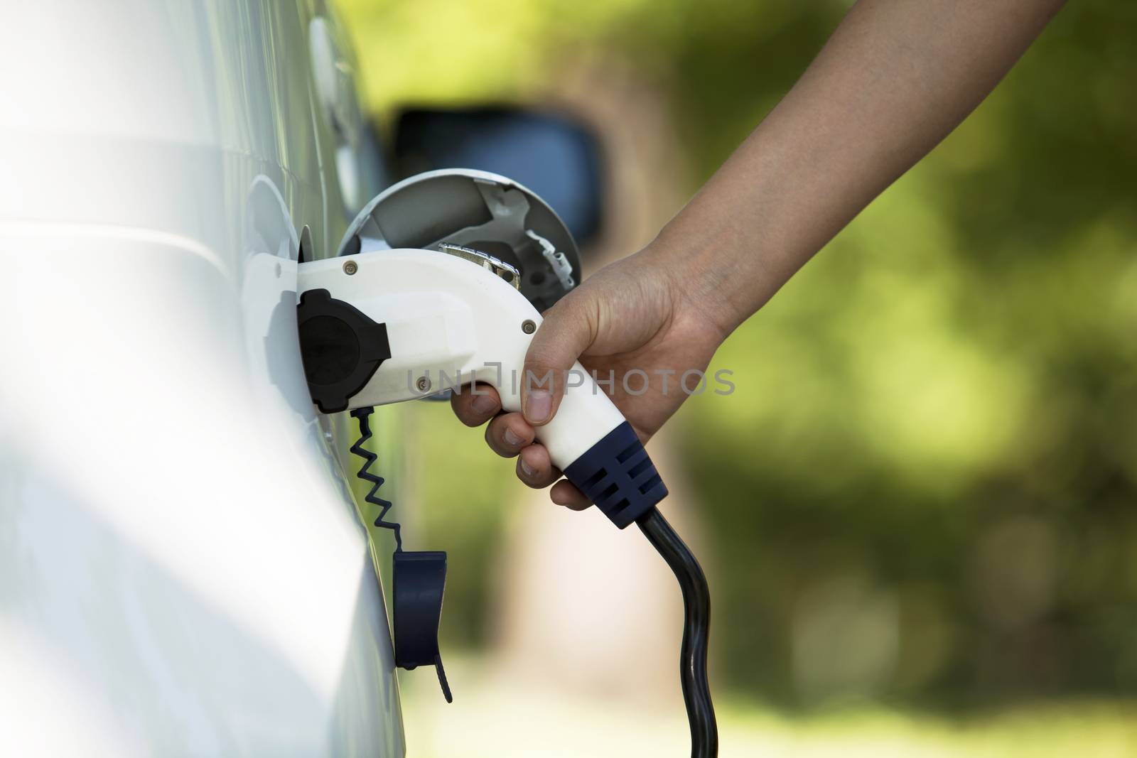 Charging battery of an electric car