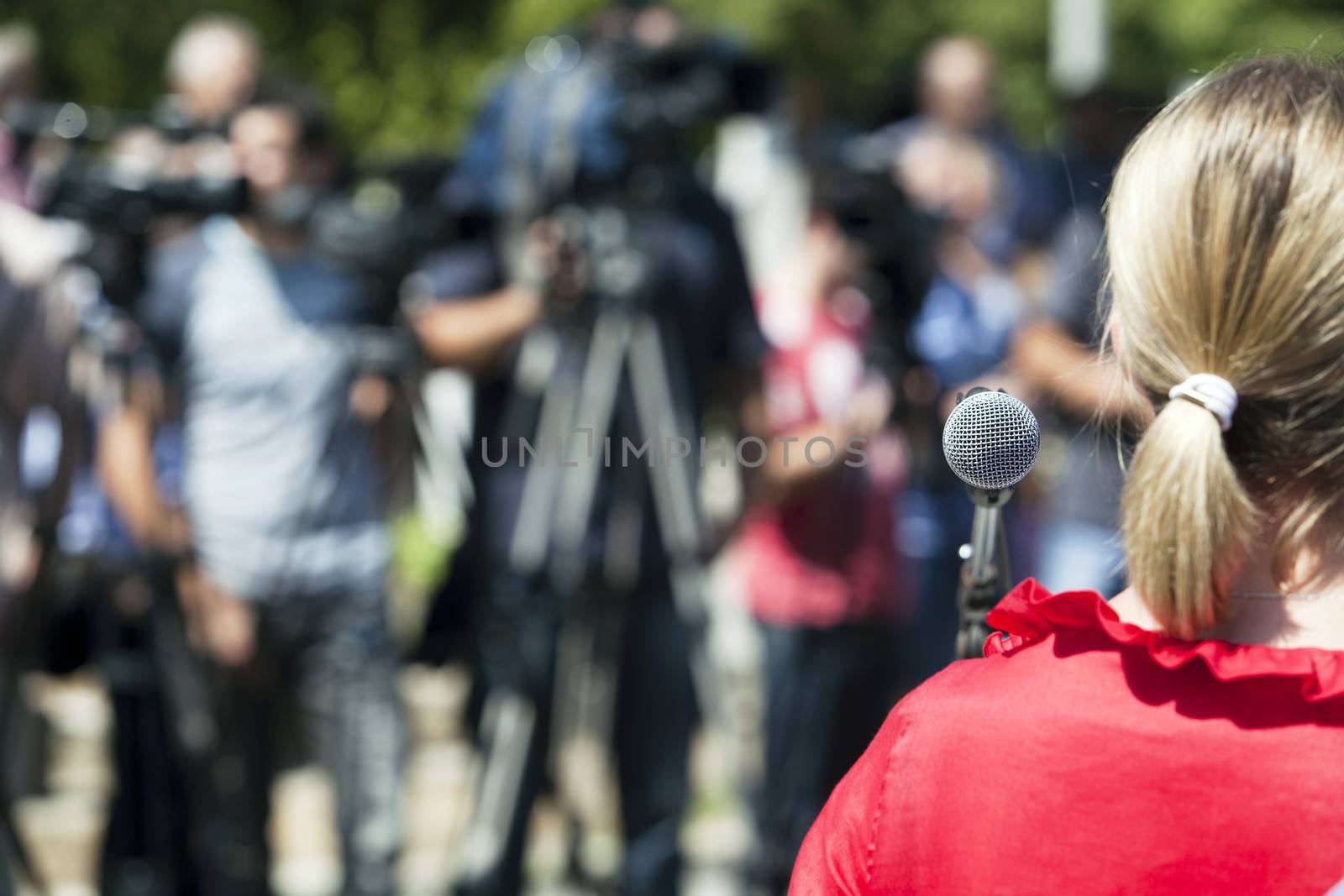 Press conference by wellphoto