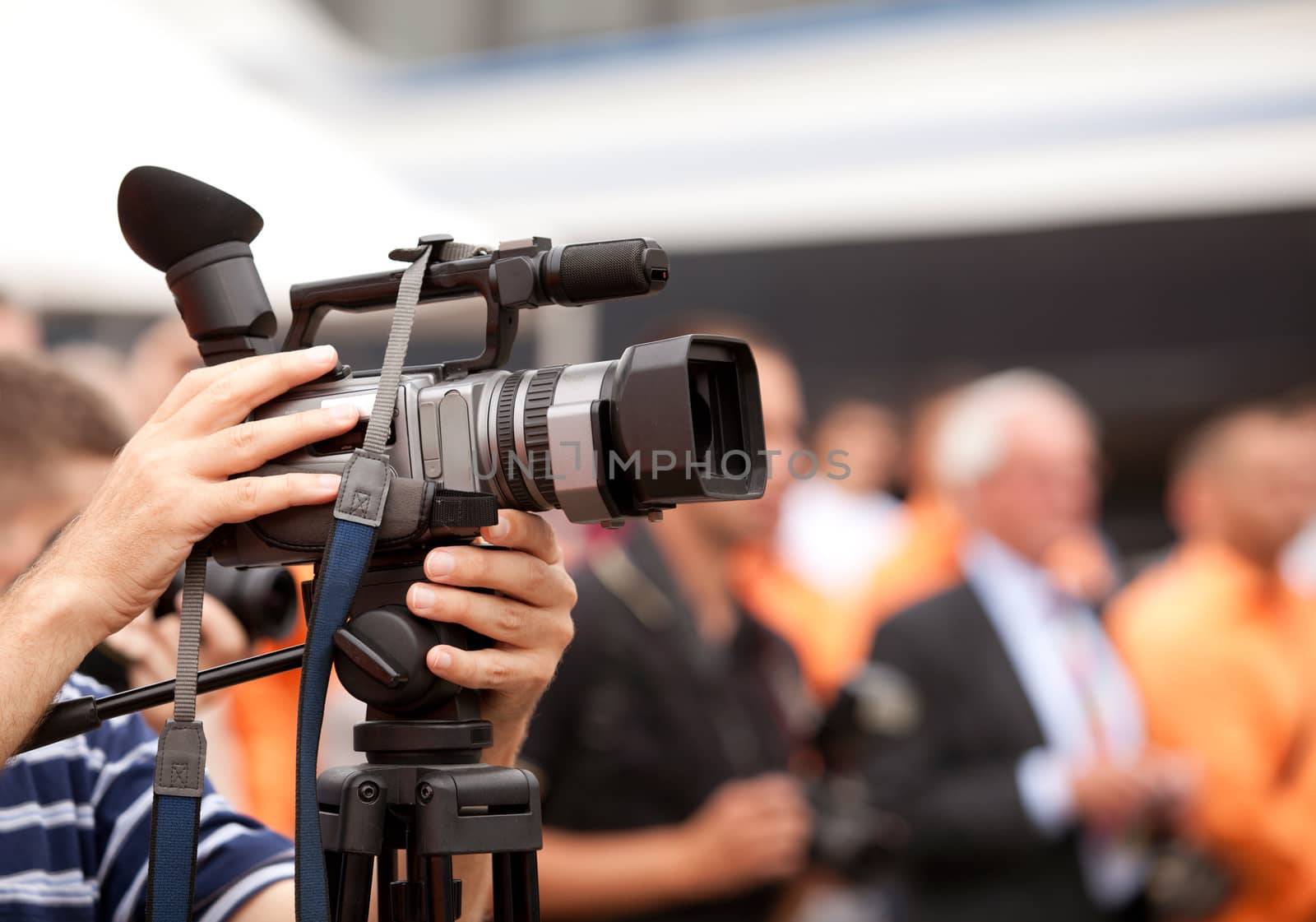 Covering an event with a video camera