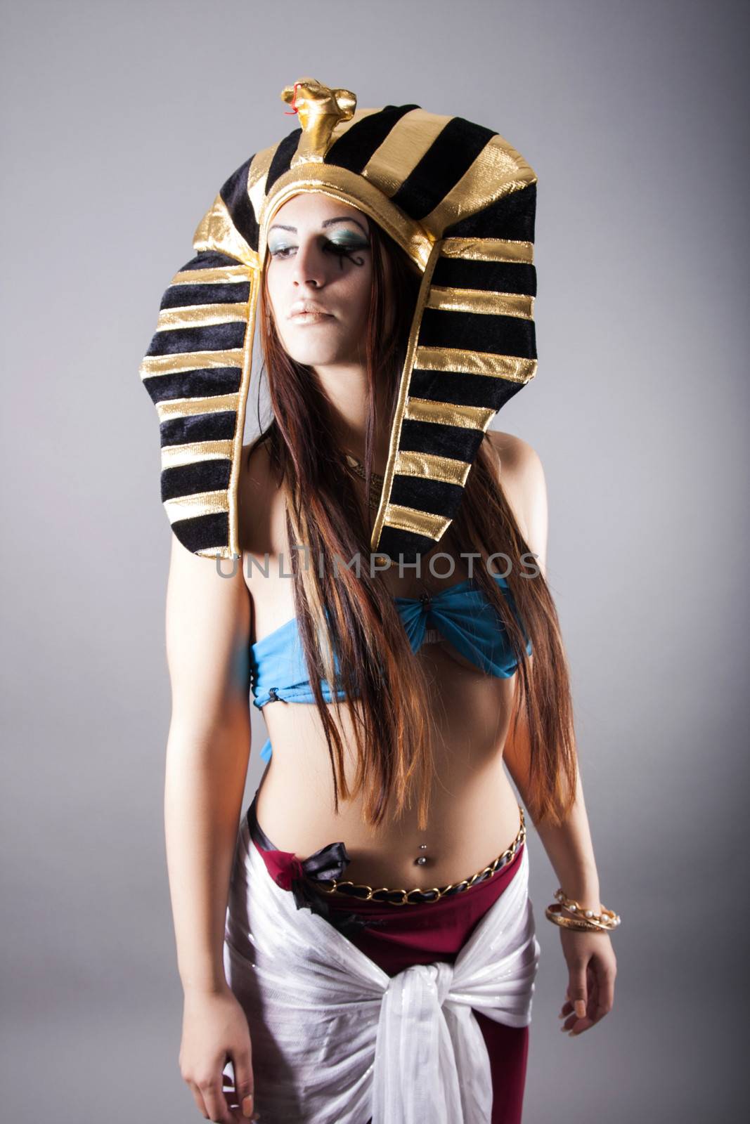 Cleopatra. The queen of egypt. by dukibu