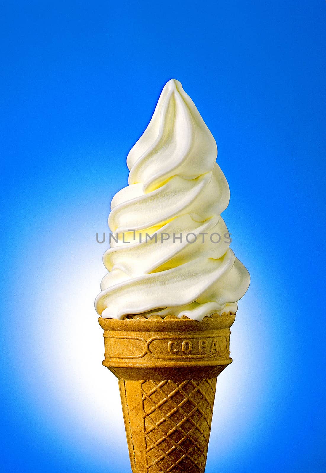 Vanilla flavour ice cream cone in gradient background.