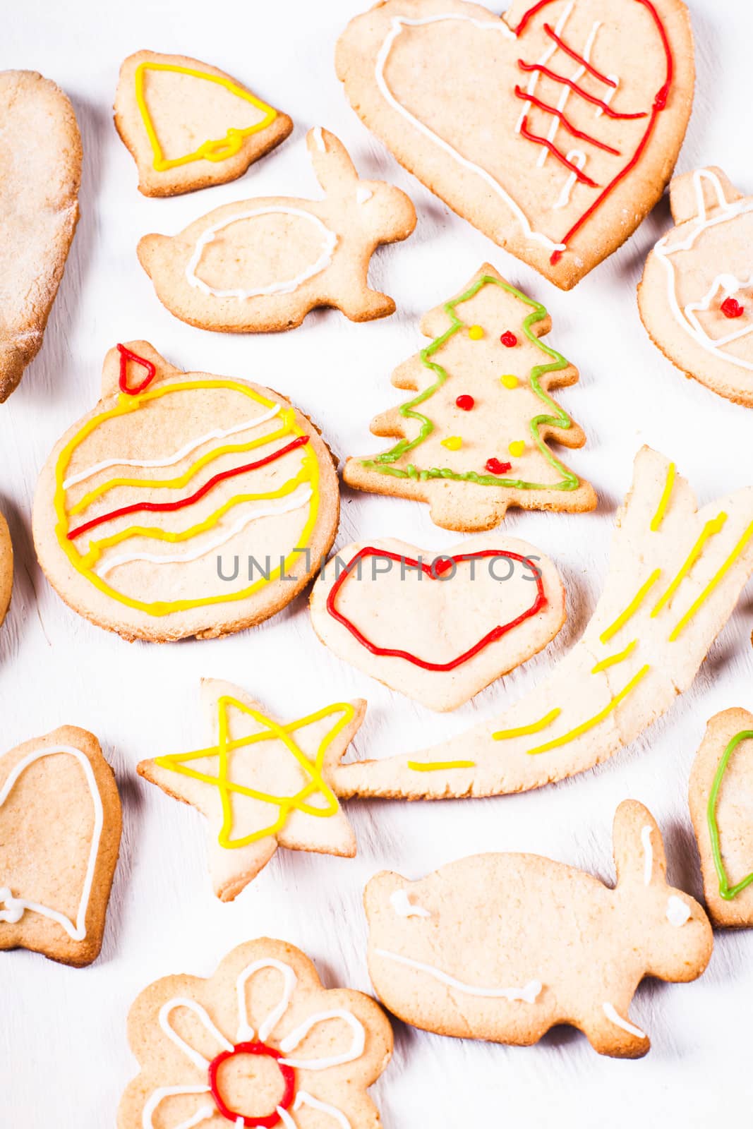 Chaldly gingerbread cookies on the white table