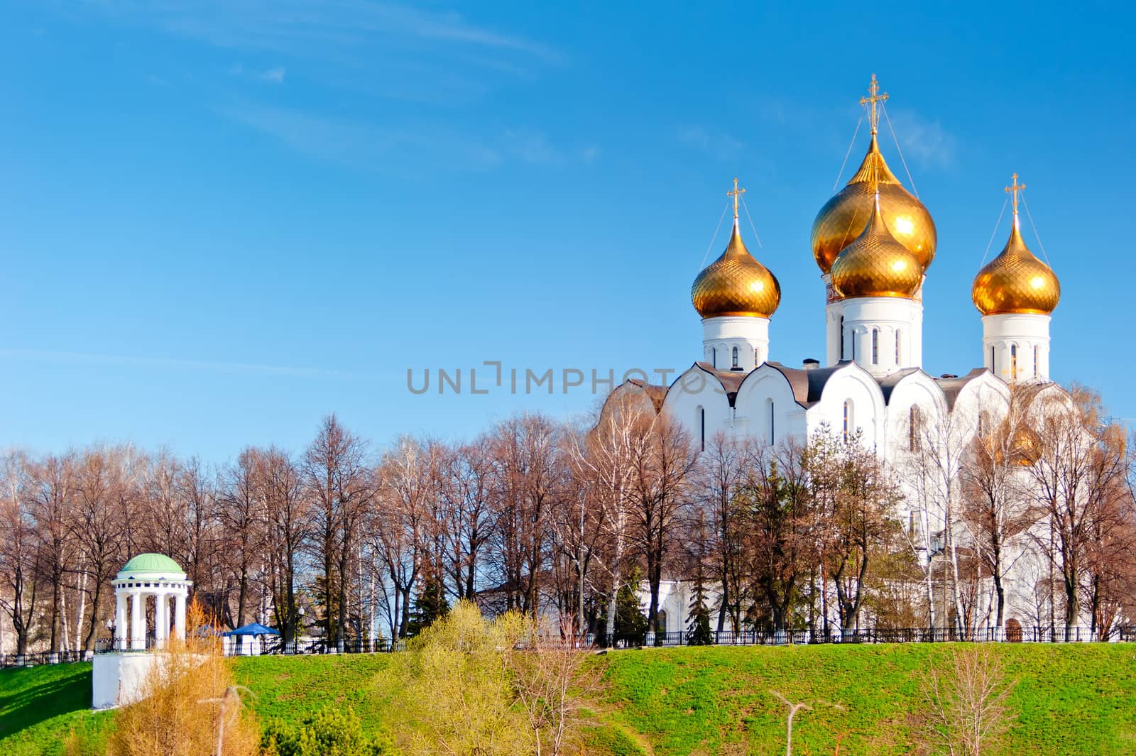 Uspensky Cathedral in Yaroslavl - to the XVIII-XX centuries the Orthodox cathedral of the ancient temple of Rostov-Yaroslavl diocese