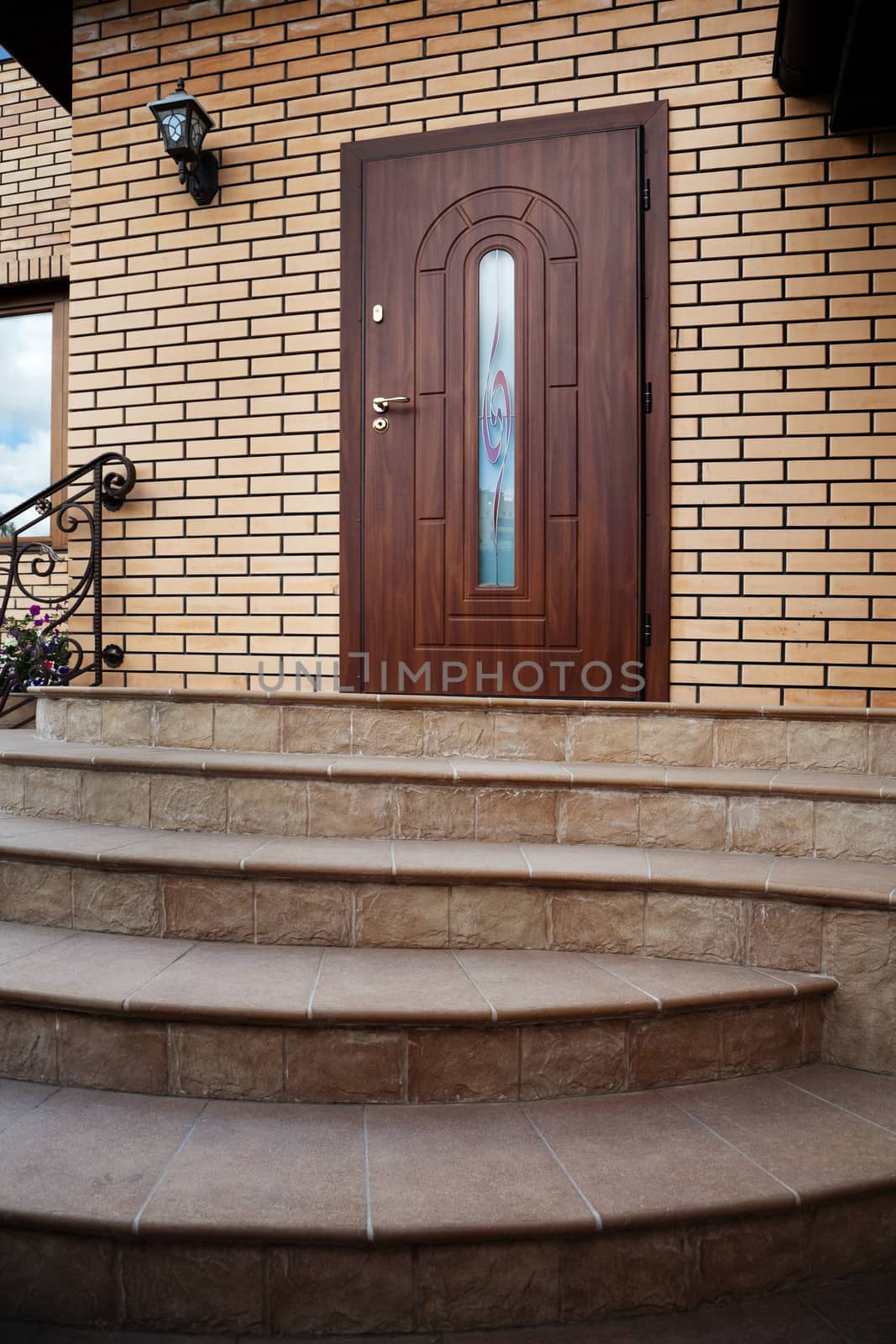 entrance in a cottage by terex