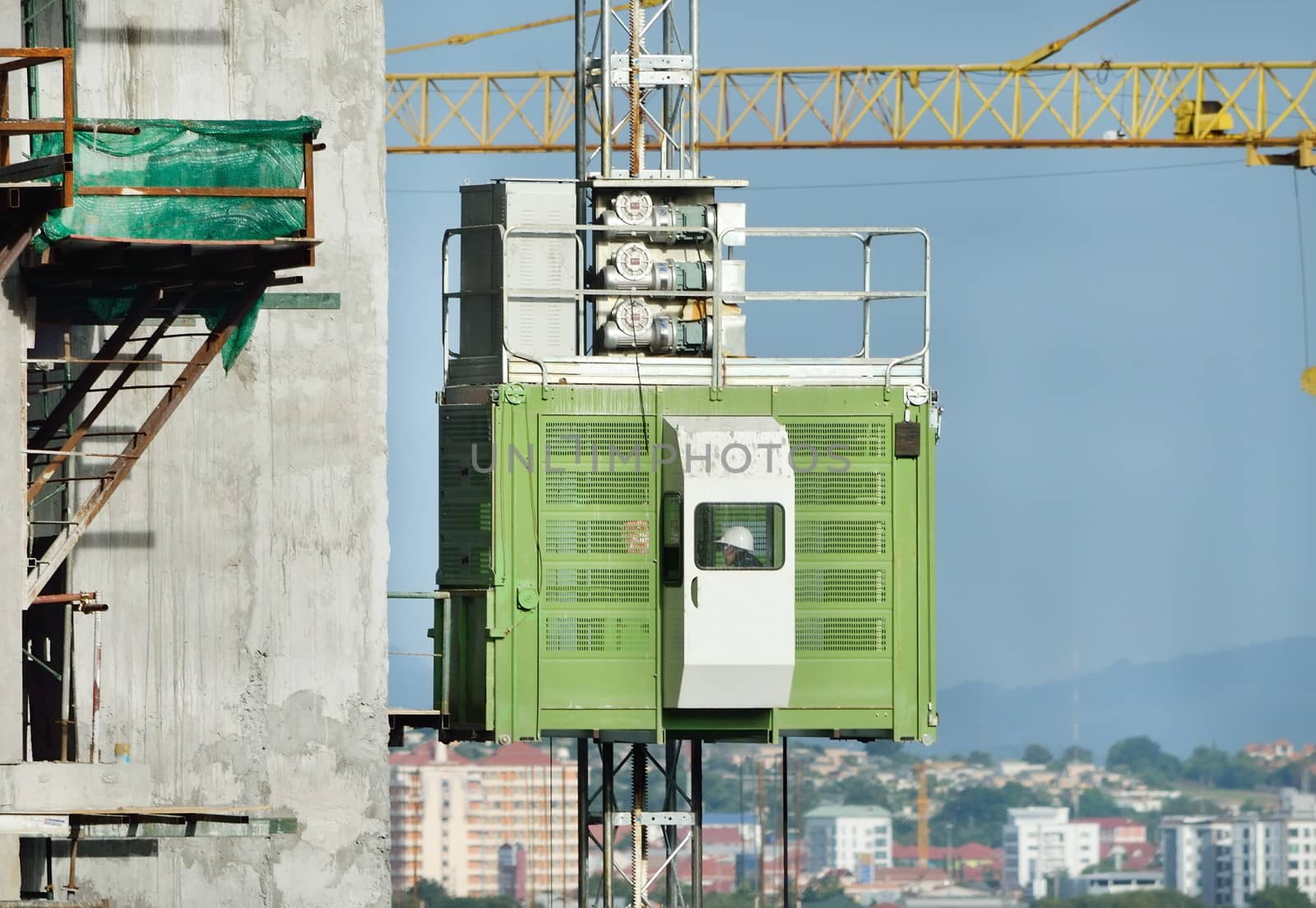 Elevator for construction