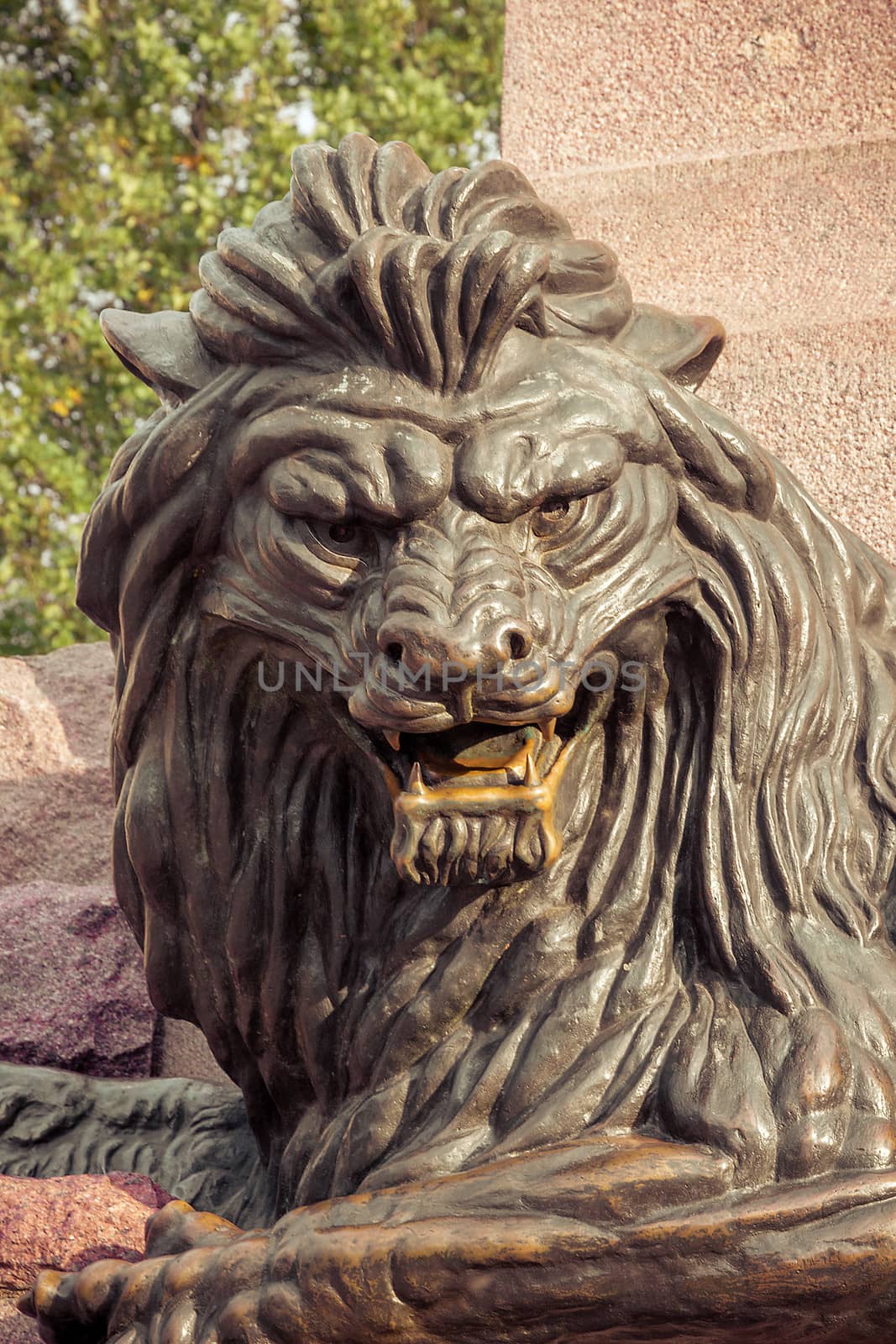 Monument reclining lion symbol security