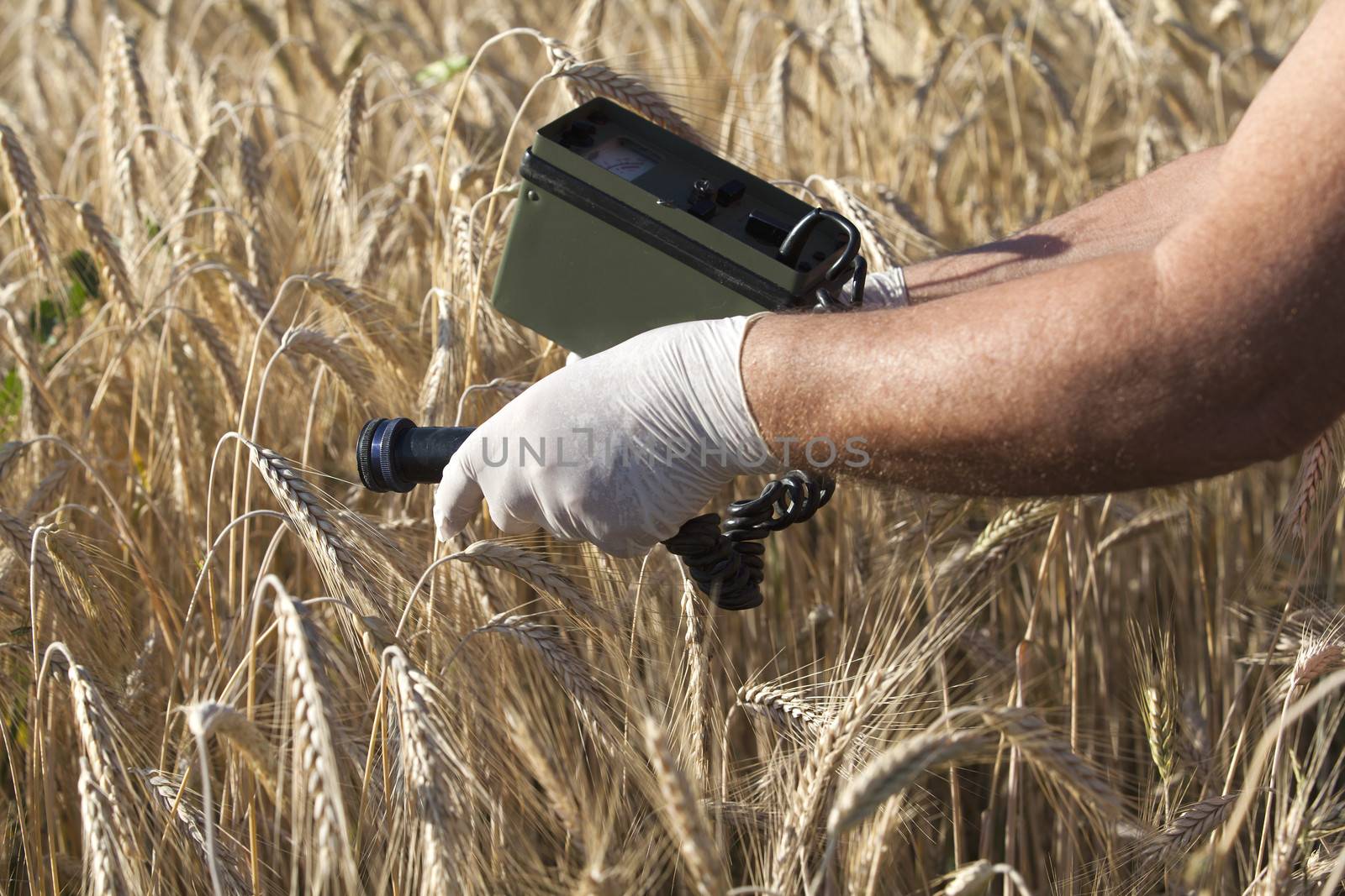 Measuring radiation by wellphoto