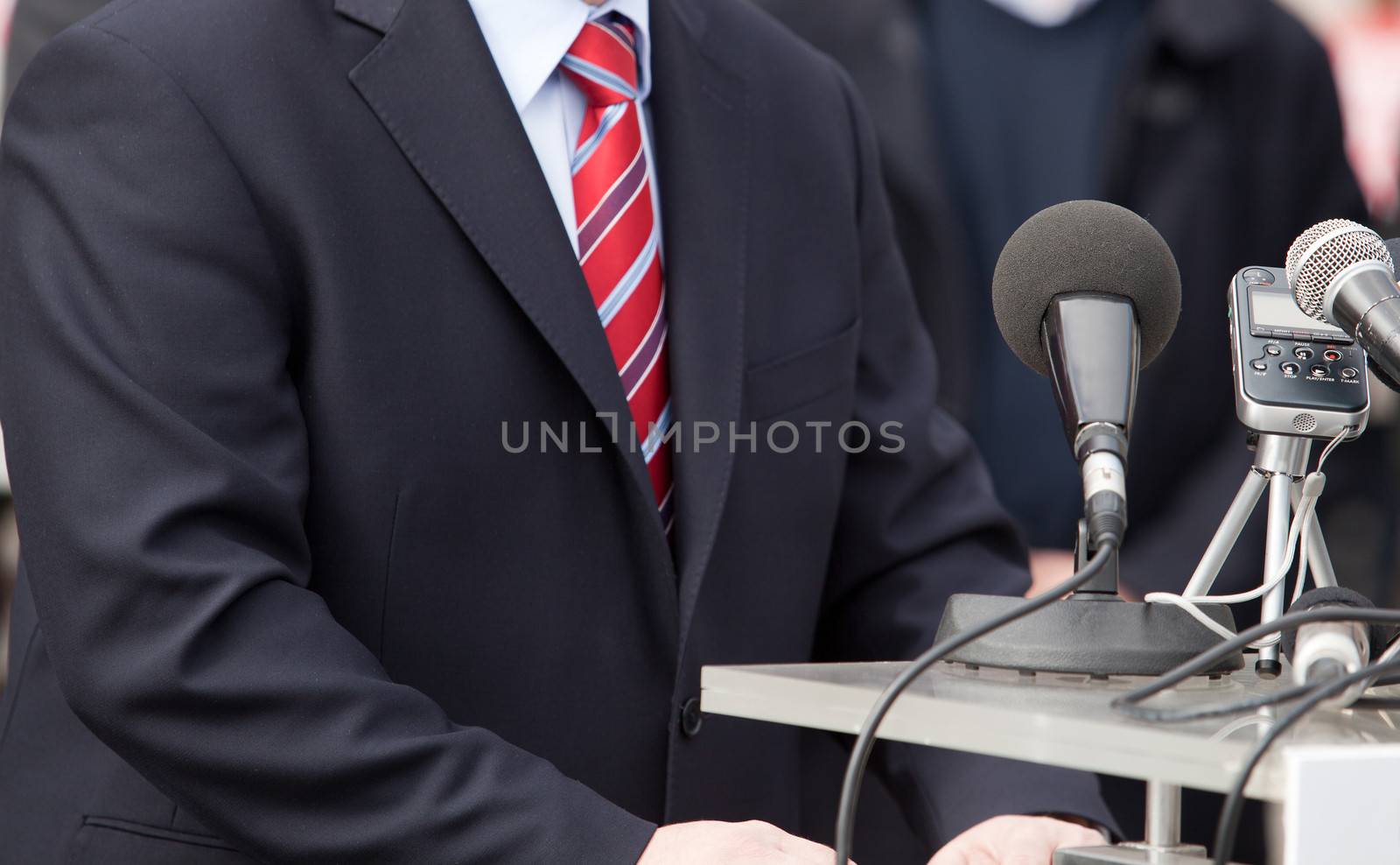 News conference by wellphoto