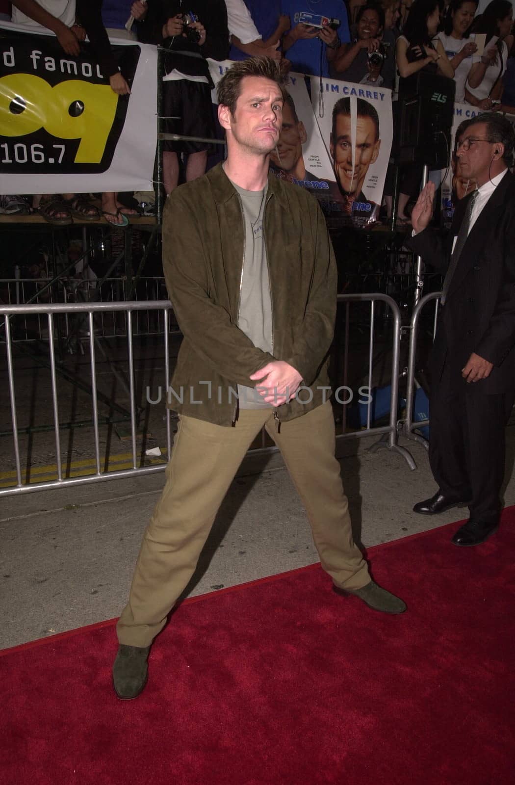Jim Carrey at the premiere of 20th Century Fox's "ME, MYSELF AND IRENE" in Westwood, 06-15-00
