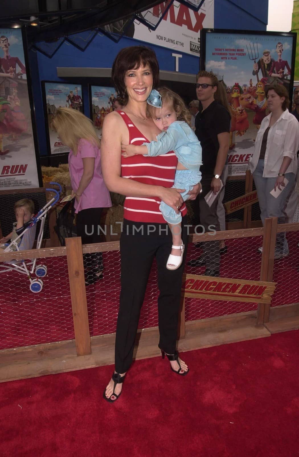 Janine Turner and daughter Juliette at the premiere of Dreamwork's CHICKEN RUN in Hollywood, 06-17-00