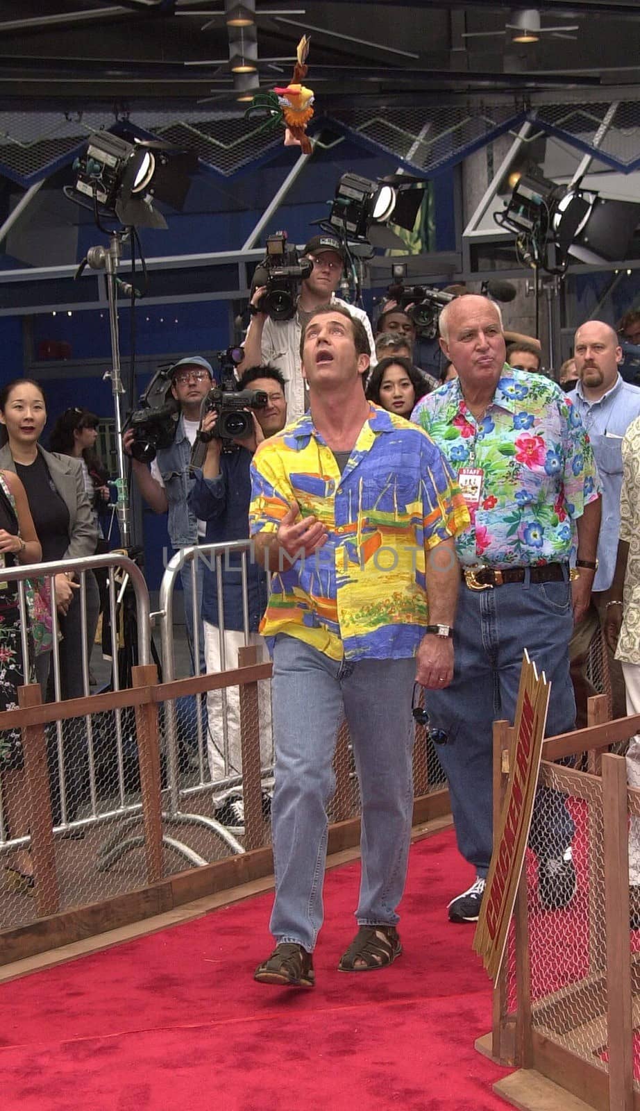 Mel Gibson at the premiere of Dreamwork's CHICKEN RUN in Hollywood, 06-17-00