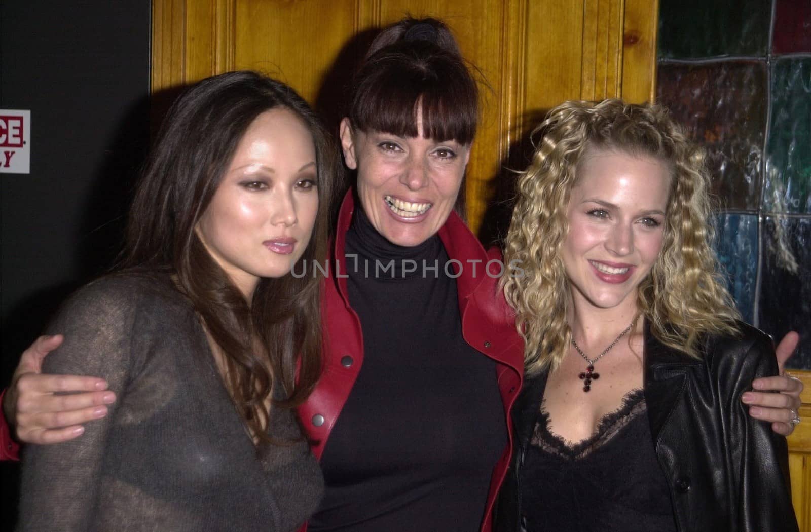 Susie Parks, Brenda Cooper and Julie Benz at the Make-A-Wish Foundation's Karmic Relief Benefit, Hollywood, 11-15-00