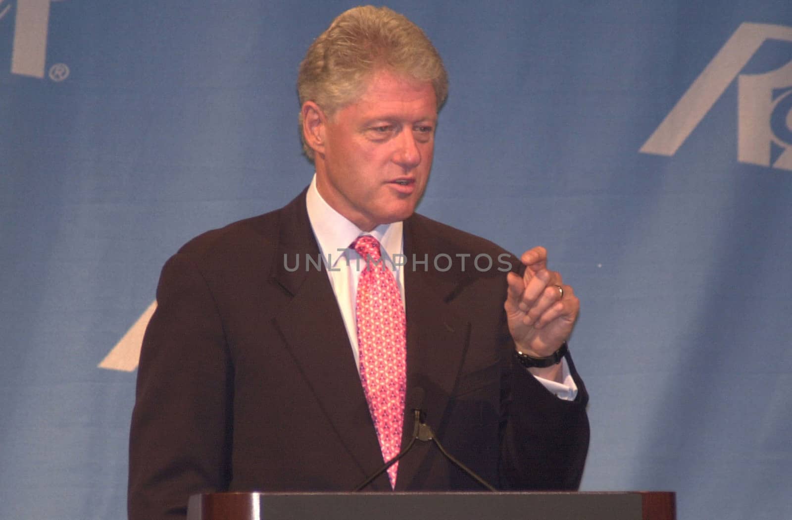 Bill Clinton at the 2001 Radio and Records Convention, Century Pl;aza Hotel, Century City, 06-14-01