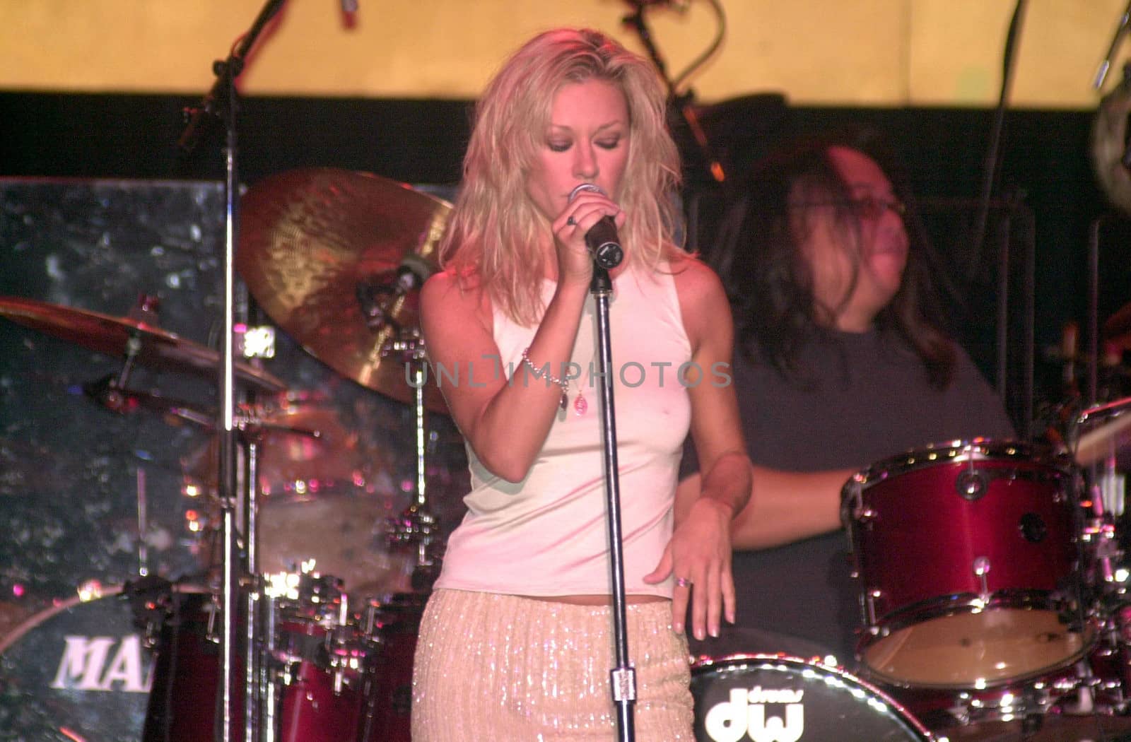 Shelby Lynn at the 2001 Radio and Records Convention, Century Pl;aza Hotel, Century City, 06-14-01