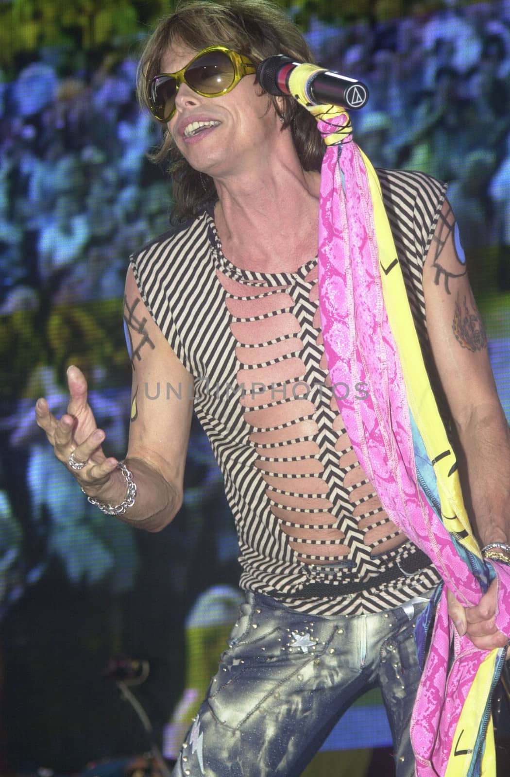 Steven Tyler of Aerosmith at the KIIS FM annual Wango Tango concert, Dodger Stadium, 06-01-01