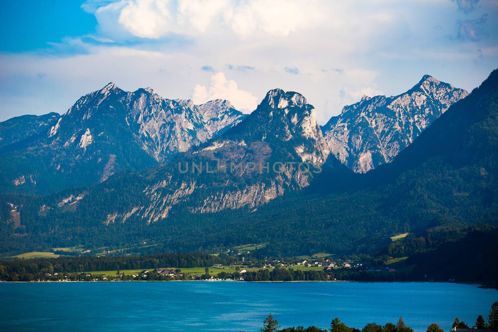 Wolfgang See lake with Sparber and Bleckwand peaks, Alps mountains, Austria