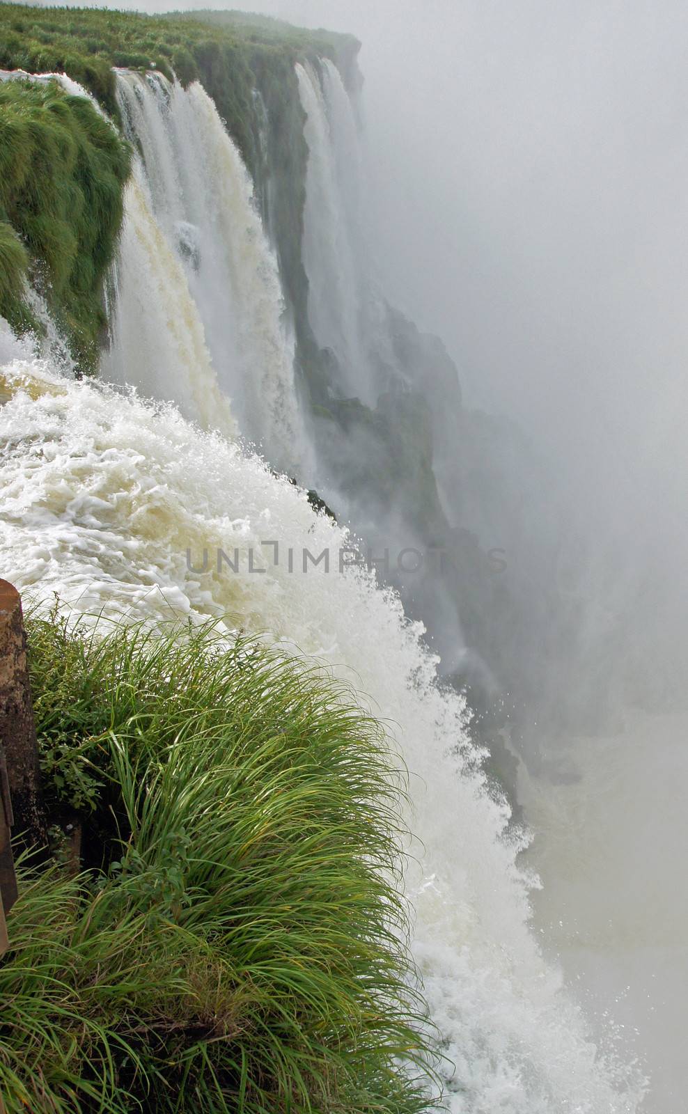 Waterfalls of Iguazu, Argentina by alfotokunst