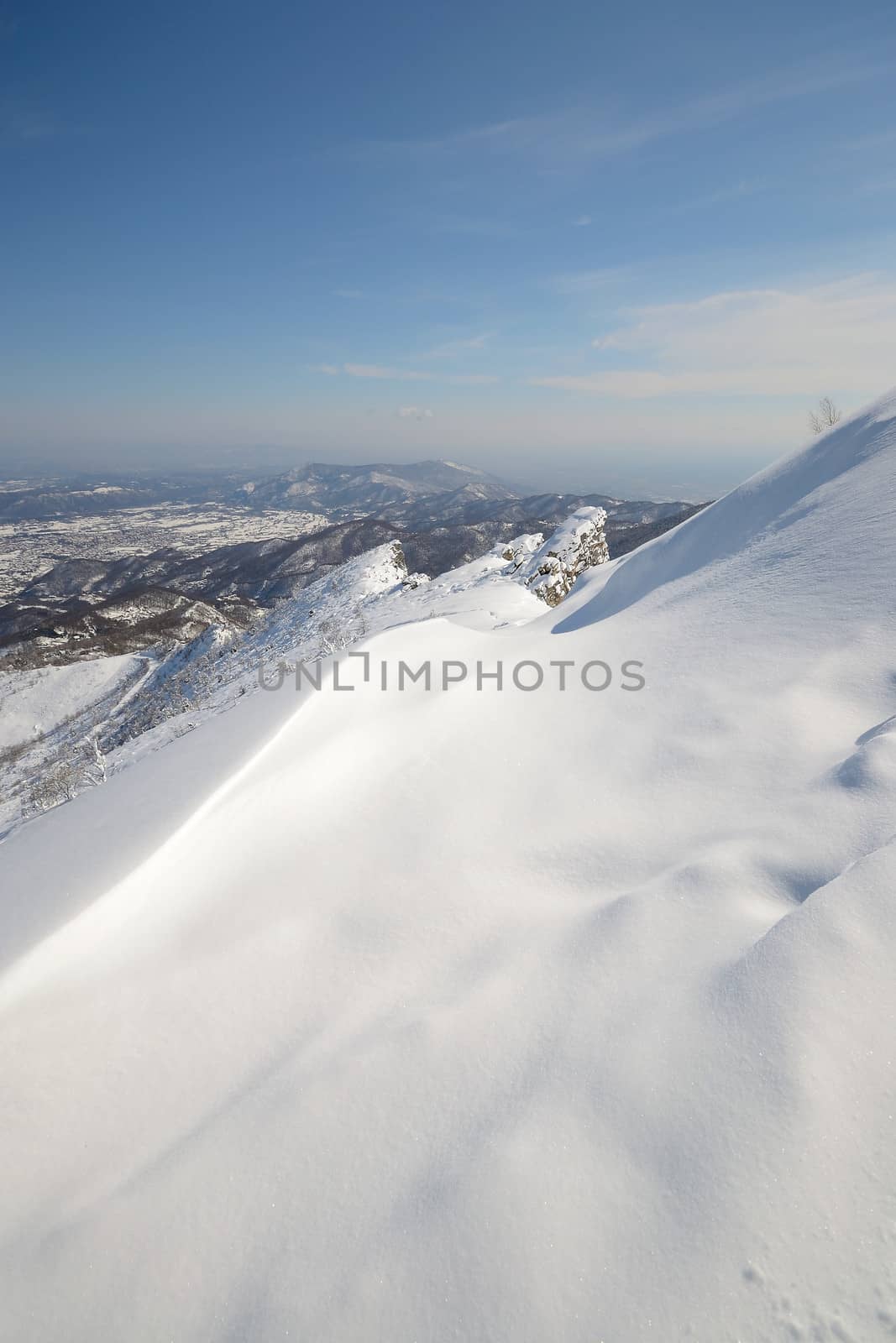 White ski slope by fbxx