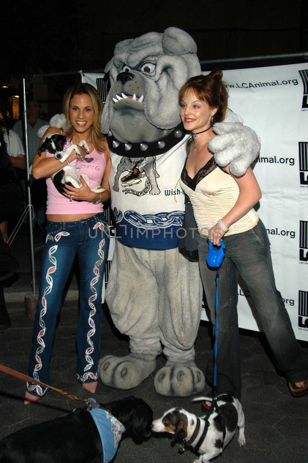 Bonnie Jill Laflin and Dana Daurey at the Last Chance For Animals Press Conference, Third Street Promenade, Santa Monica, Calif., 08-26-03