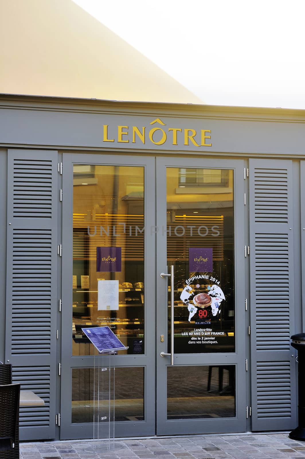 Tearoom Le Notre of Versailles located in the passage of scents