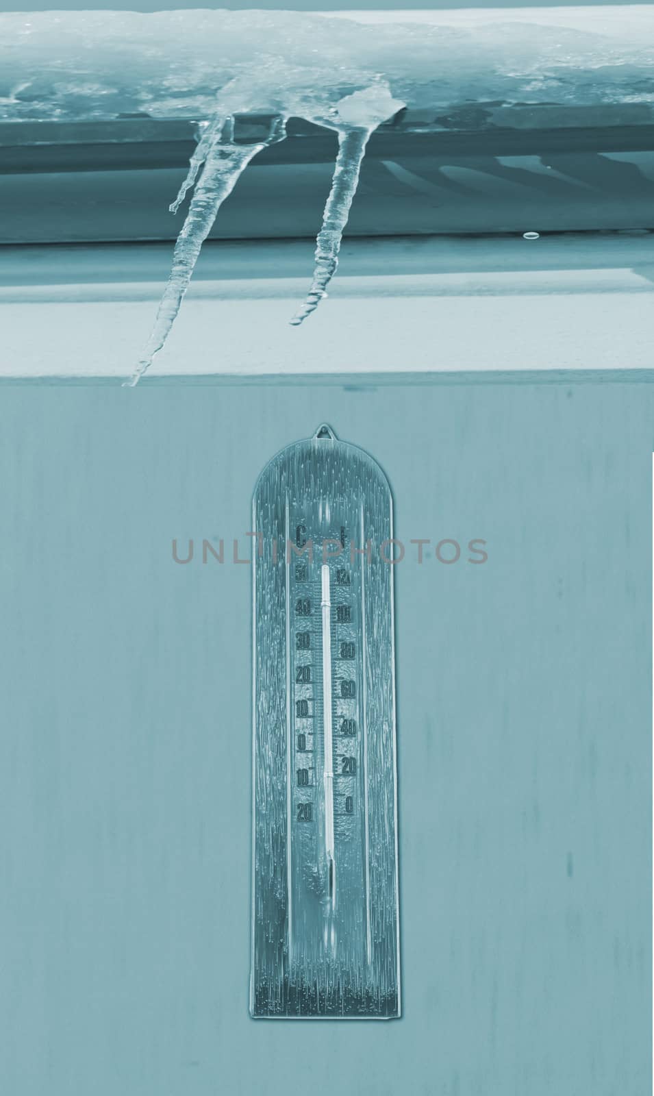 Frozen thermometer by Koufax73