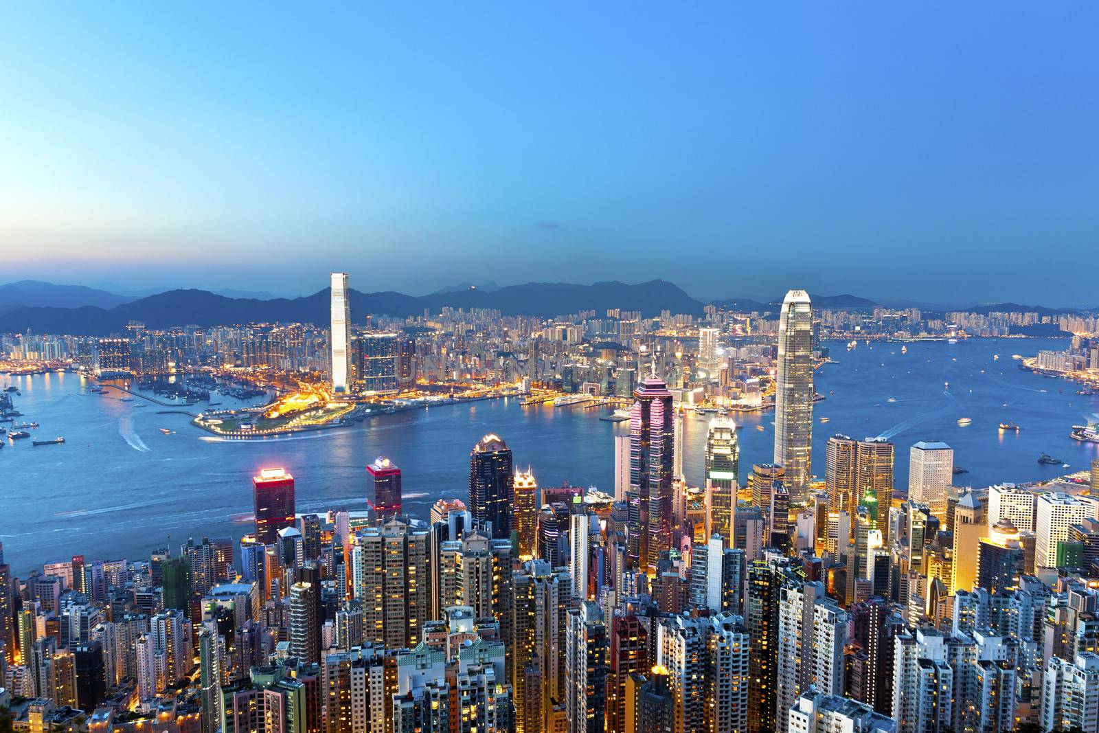 Hong Kong skyline at night by kawing921