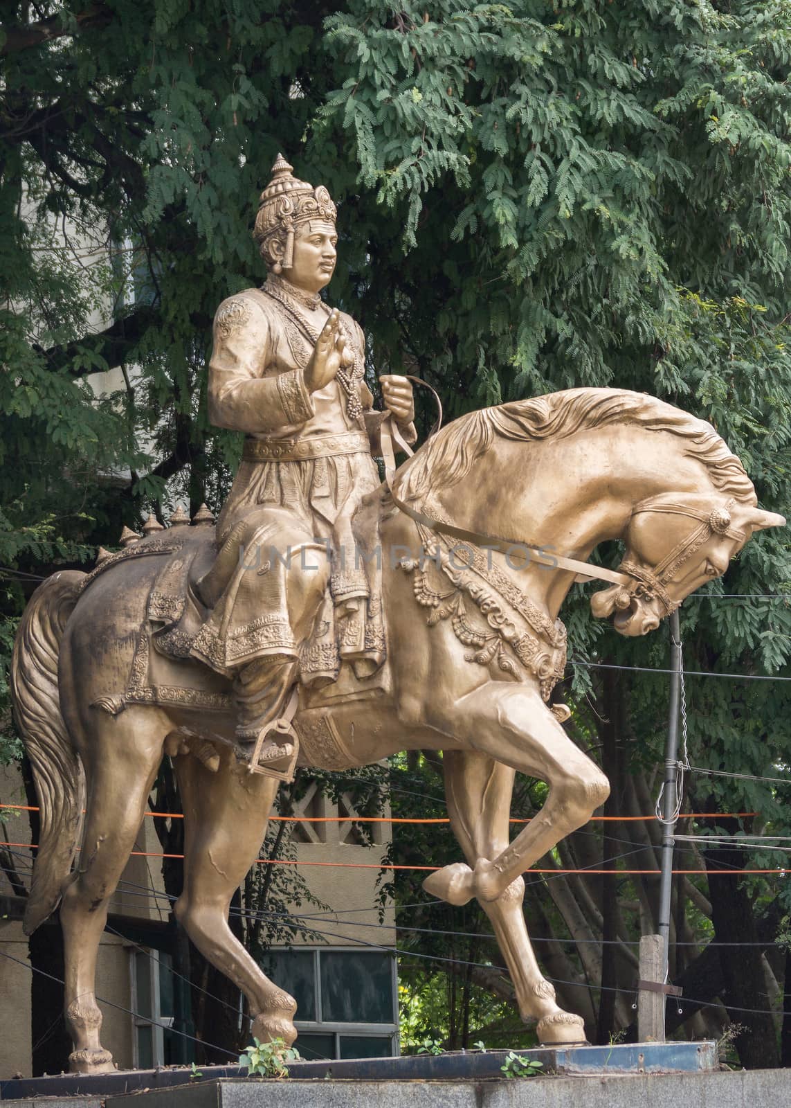 The statue of Sri Basavanna on its pedestal stands at the edge of Cubban Park in Bangalore. Basavanna was a statesman, a philosopher, a humanist and a social reformer in 12th century India.