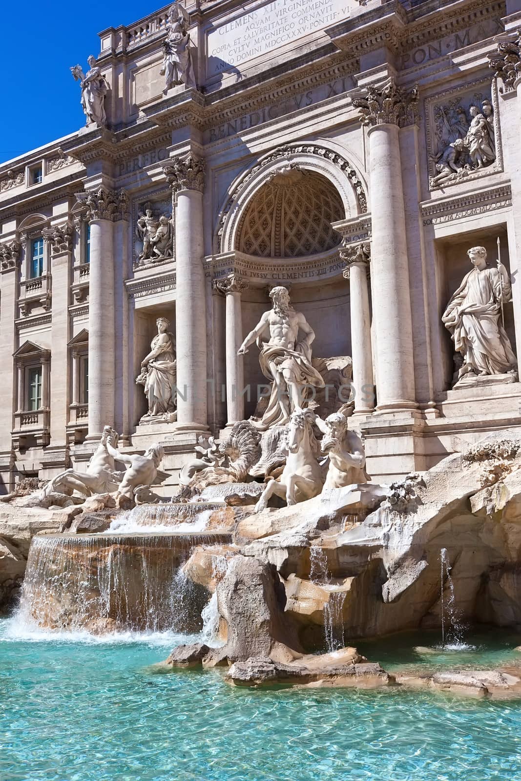 Fountain di Trevi - most famous fountain in Rome, Italy