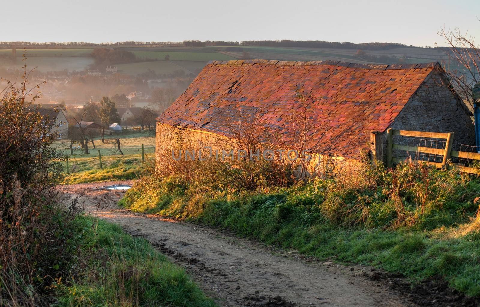 Old barn on the Cotswold Way, heading towards Chipping Campden, Gloucestershire, England.