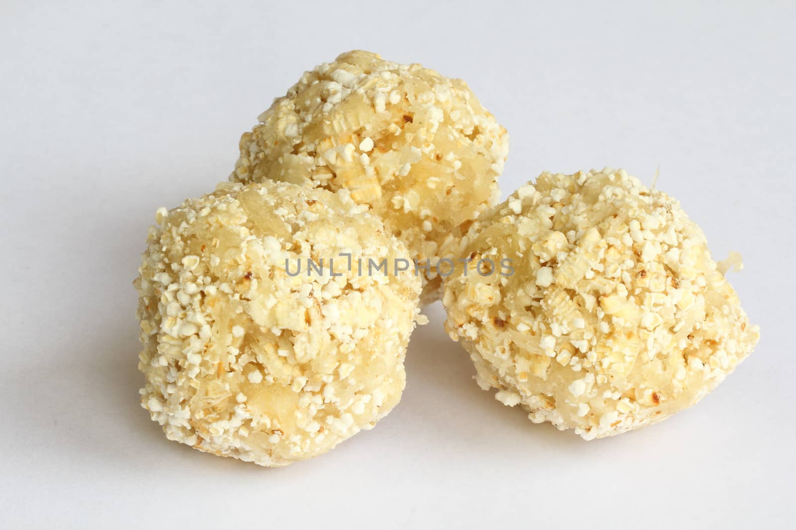 Sweet popped rice ball