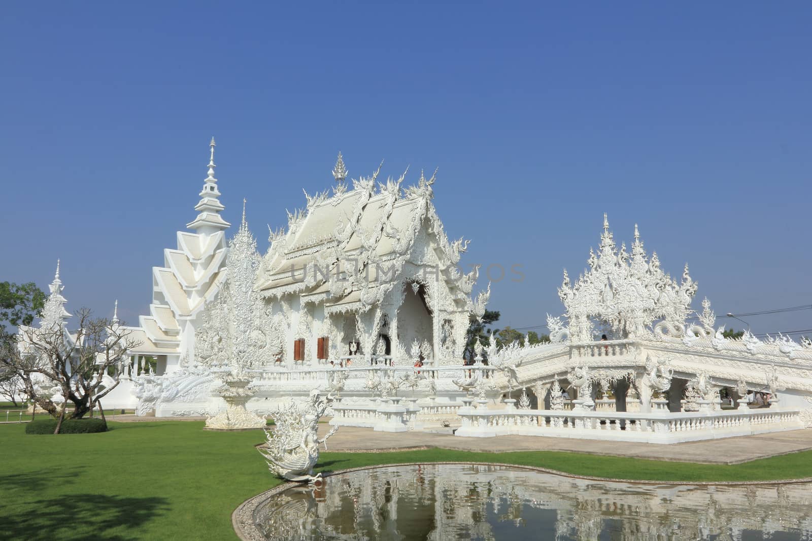 Wat Rong Koon Temple by olovedog