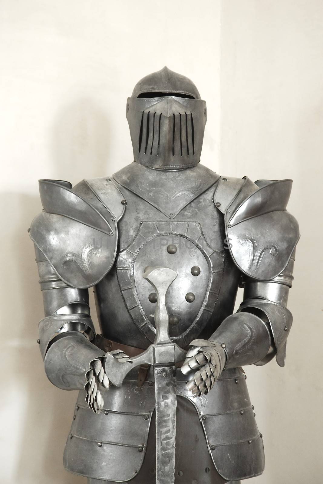 Knight Armor by Gudella