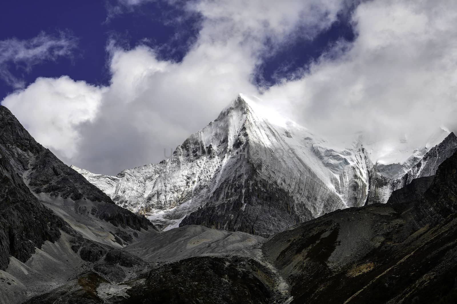 snow mountain by JasonYU