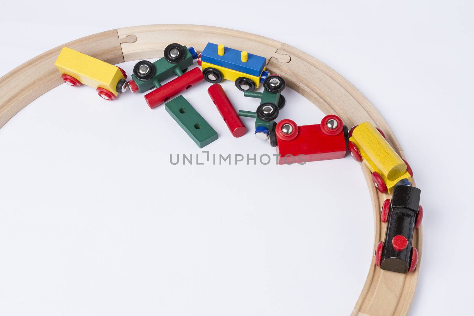 crashed wooden toy train by gewoldi