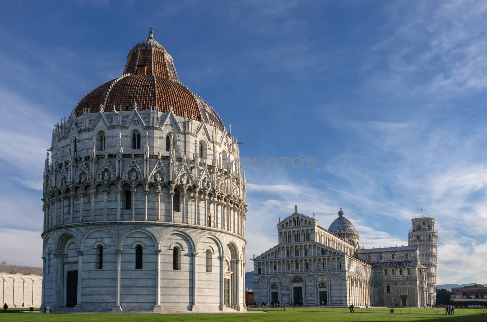 The Magnificient ensemble of Miracle's Place at Pisa