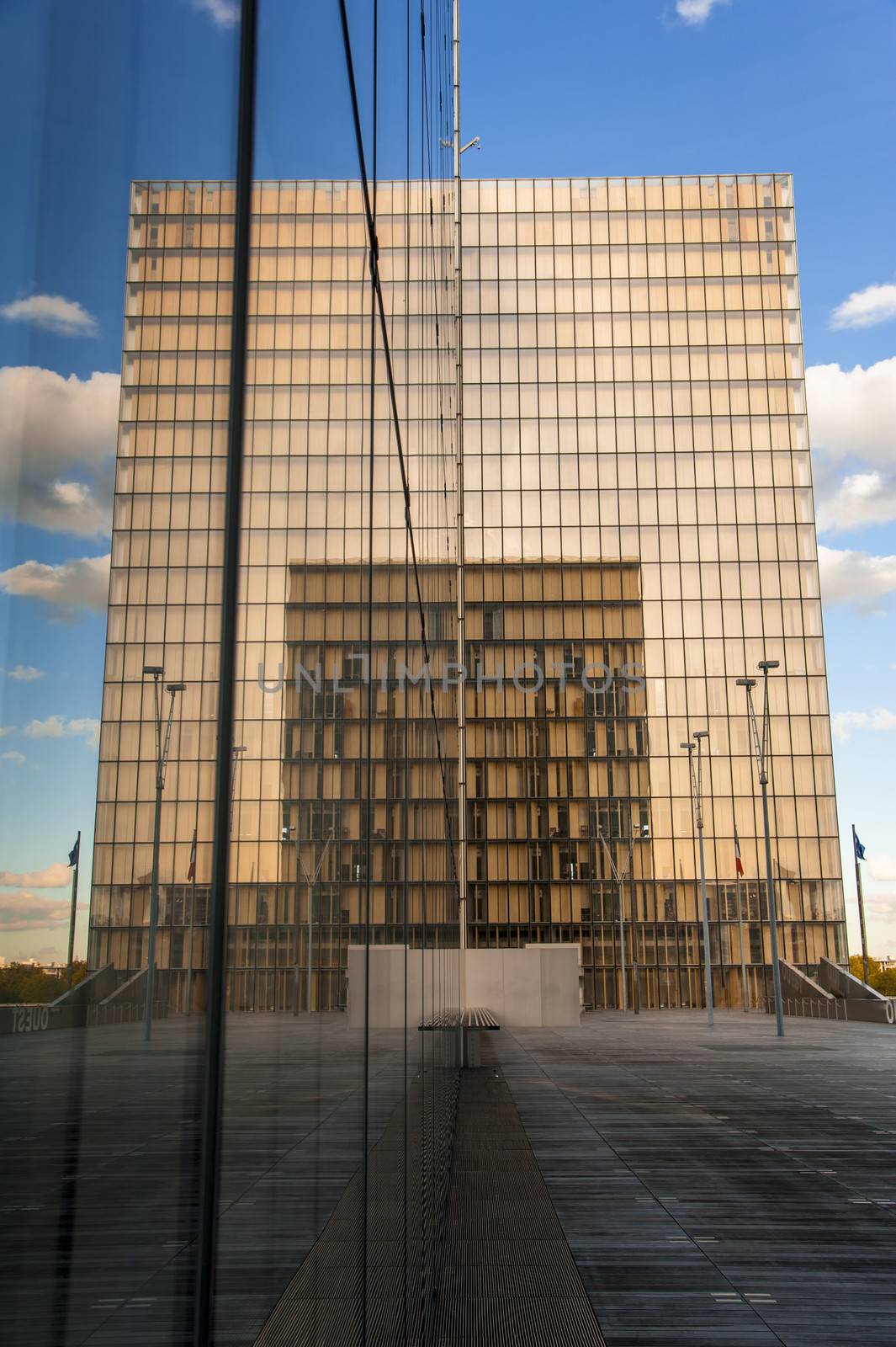 Details of a glasses skyscraper in Paris