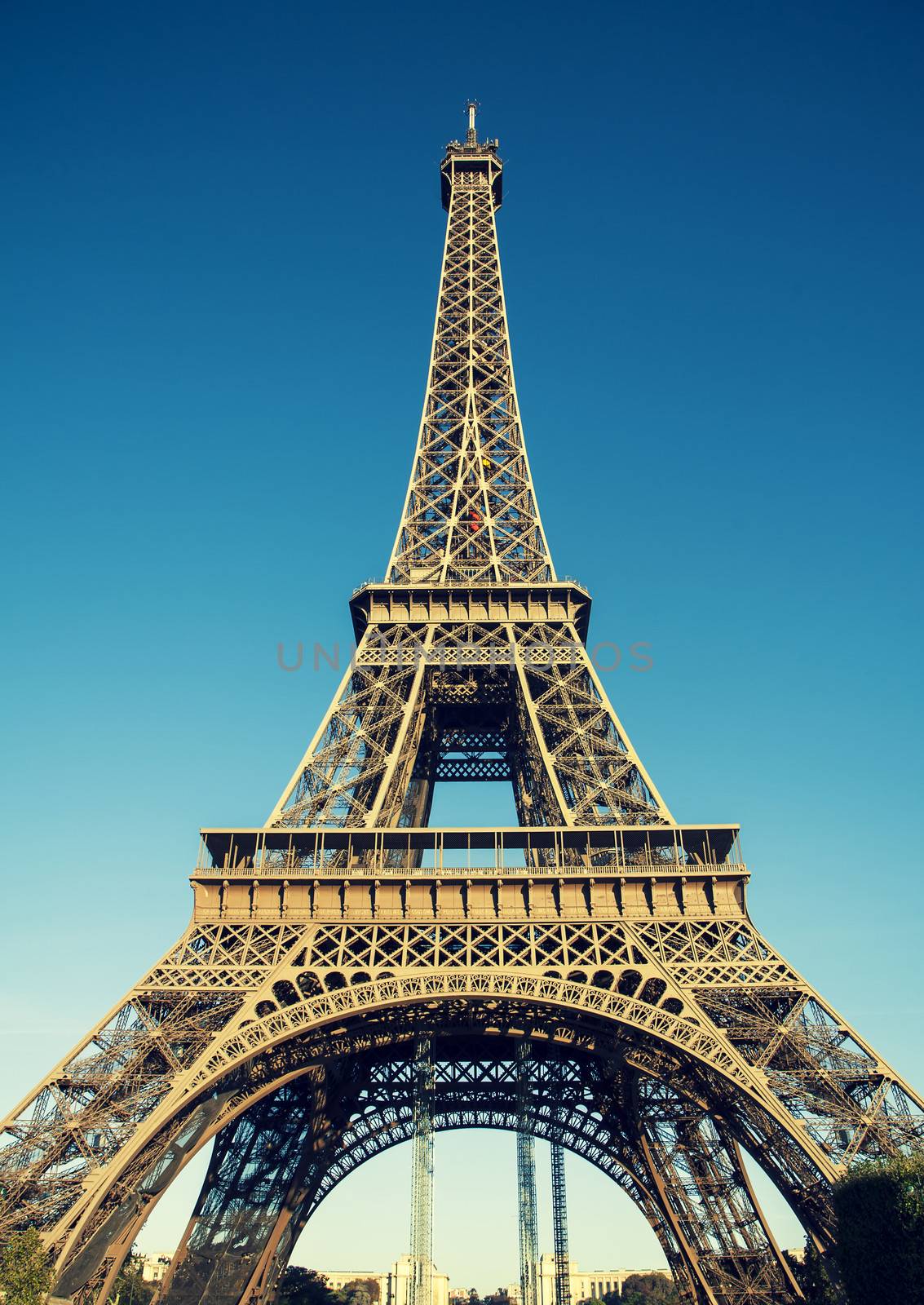 Vintage image of the Tour Eiffel in Paris