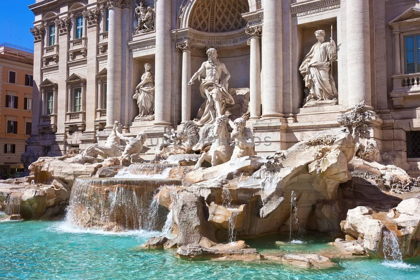 Fountain di Trevi by sailorr