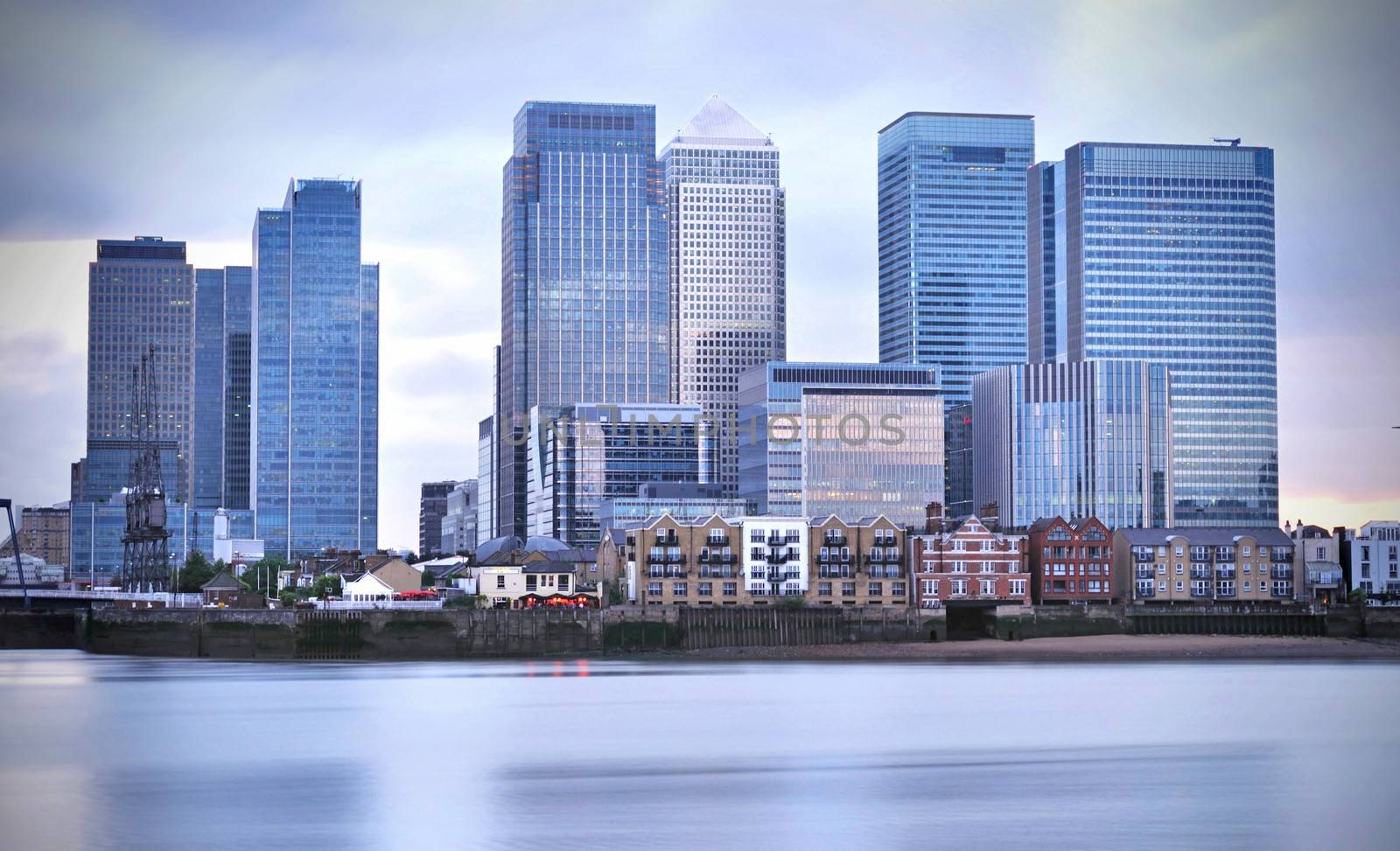 Canary Wharf buildings overlooking the river thames