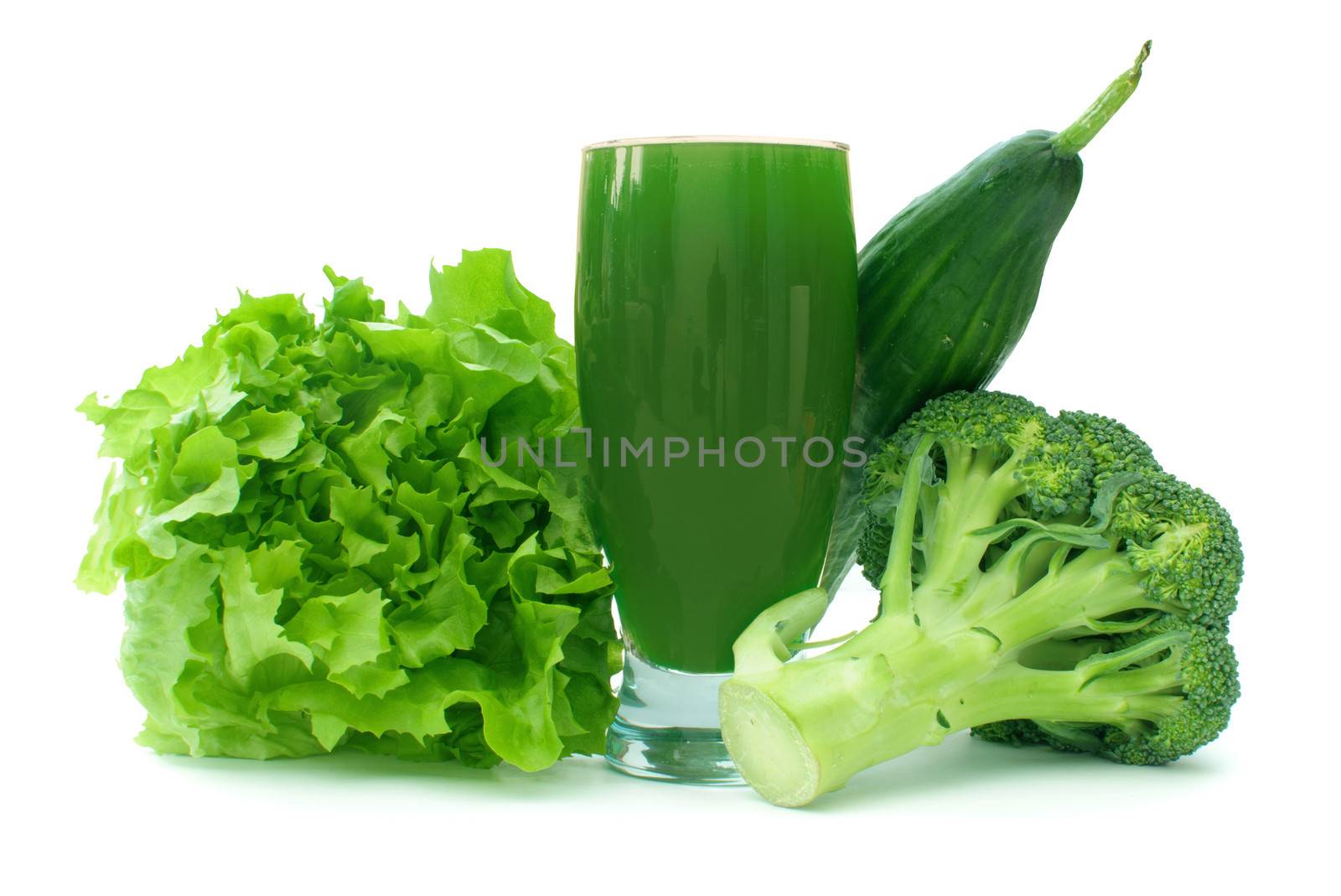 Blended smoothie drink containing healthy green vegetables