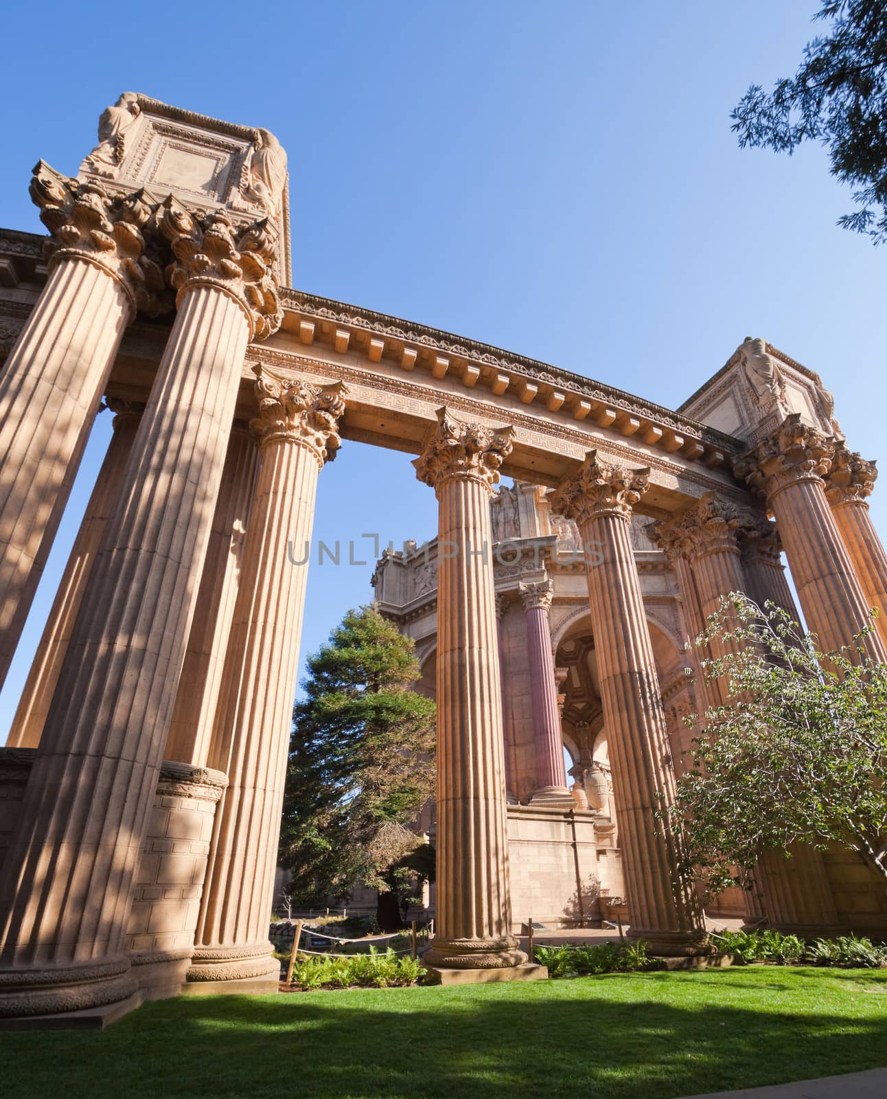 Palace of Fine Arts in San Francisco by hanusst