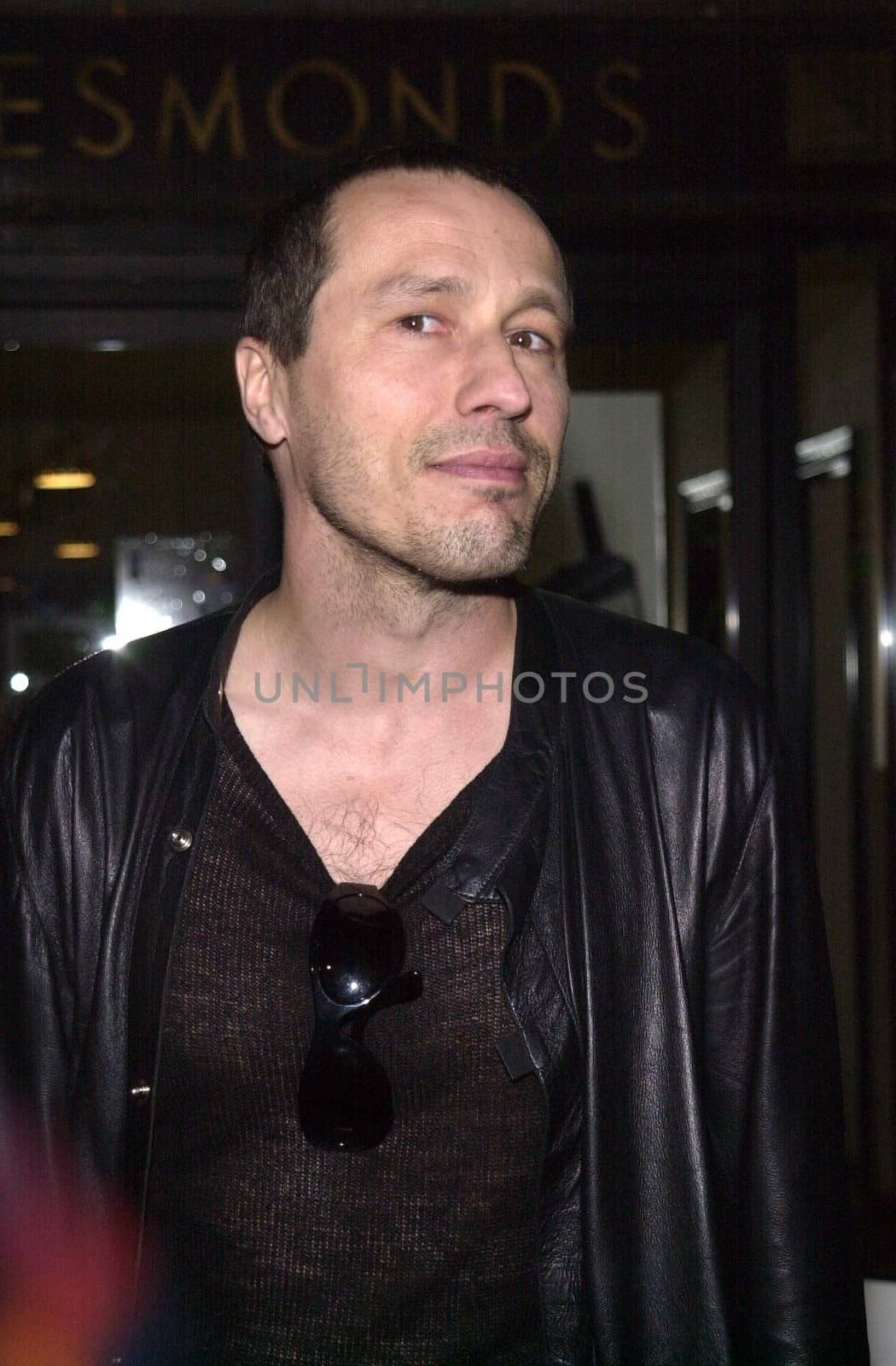 Michael Wincott at the People And Places With No Names benefit and auction, Ace Gallery Los Angeles, 03-19-02