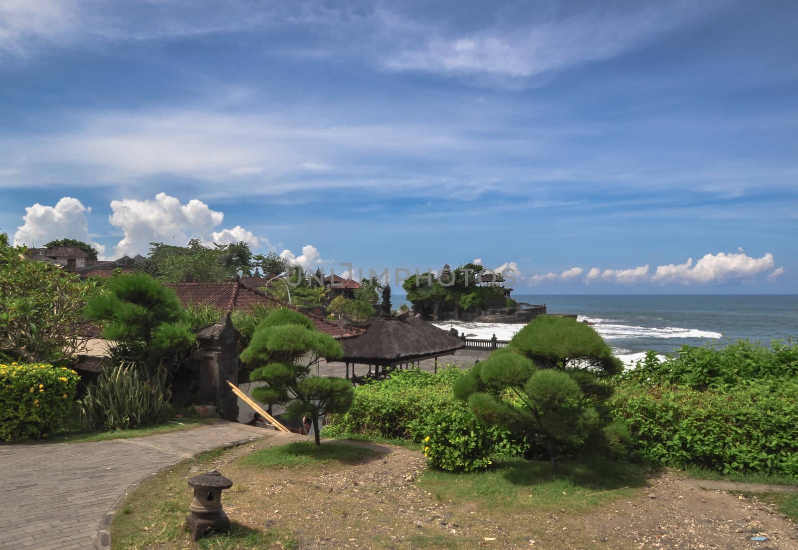 Ta-nah Lot Temple, Bali, Indonesia by weltreisendertj