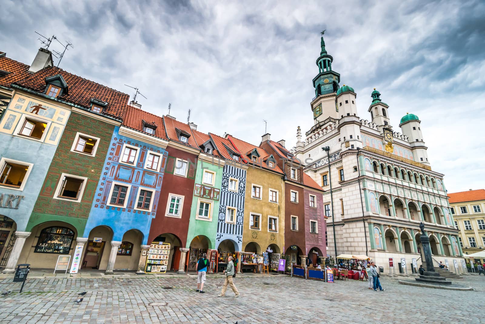 The central square of Poznan by GekaSkr