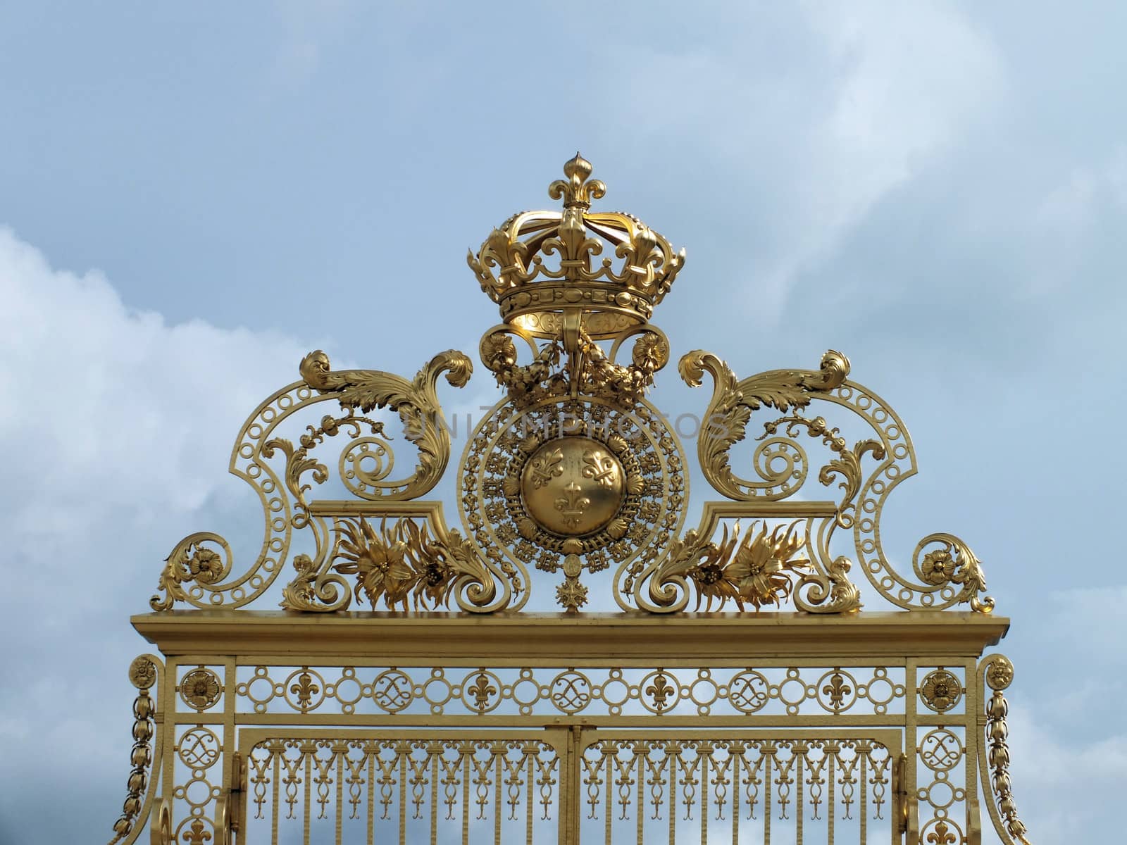 The original royal golden gates of the Palace of Versailles were demolished during the French Revolution in 1789. After over two years work to replicate the originals replacements, which stand at the entrance to the cour d'honneur, were erected in 2008.