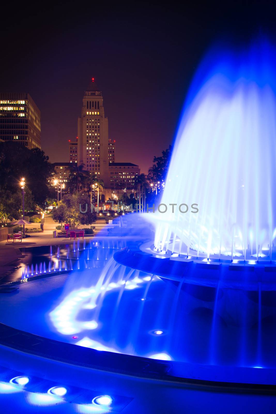 Los Angeles City Hall as seen from the Grand Park by CelsoDiniz