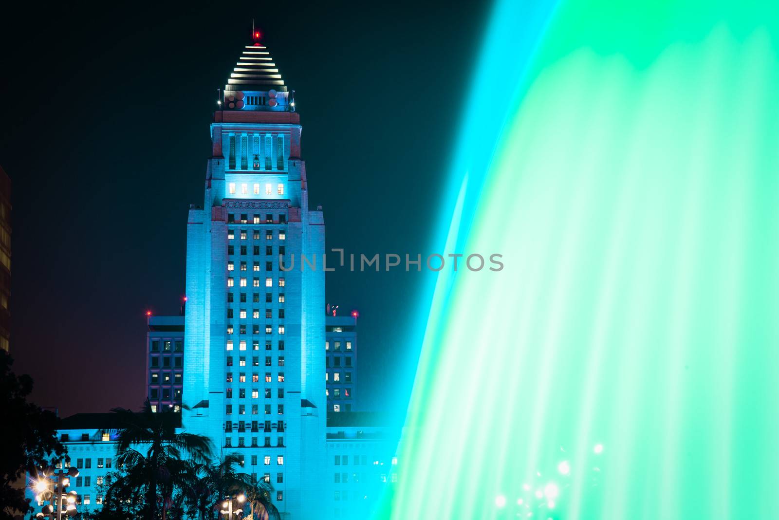 Los Angeles City Hall as seen from the Grand Park by CelsoDiniz