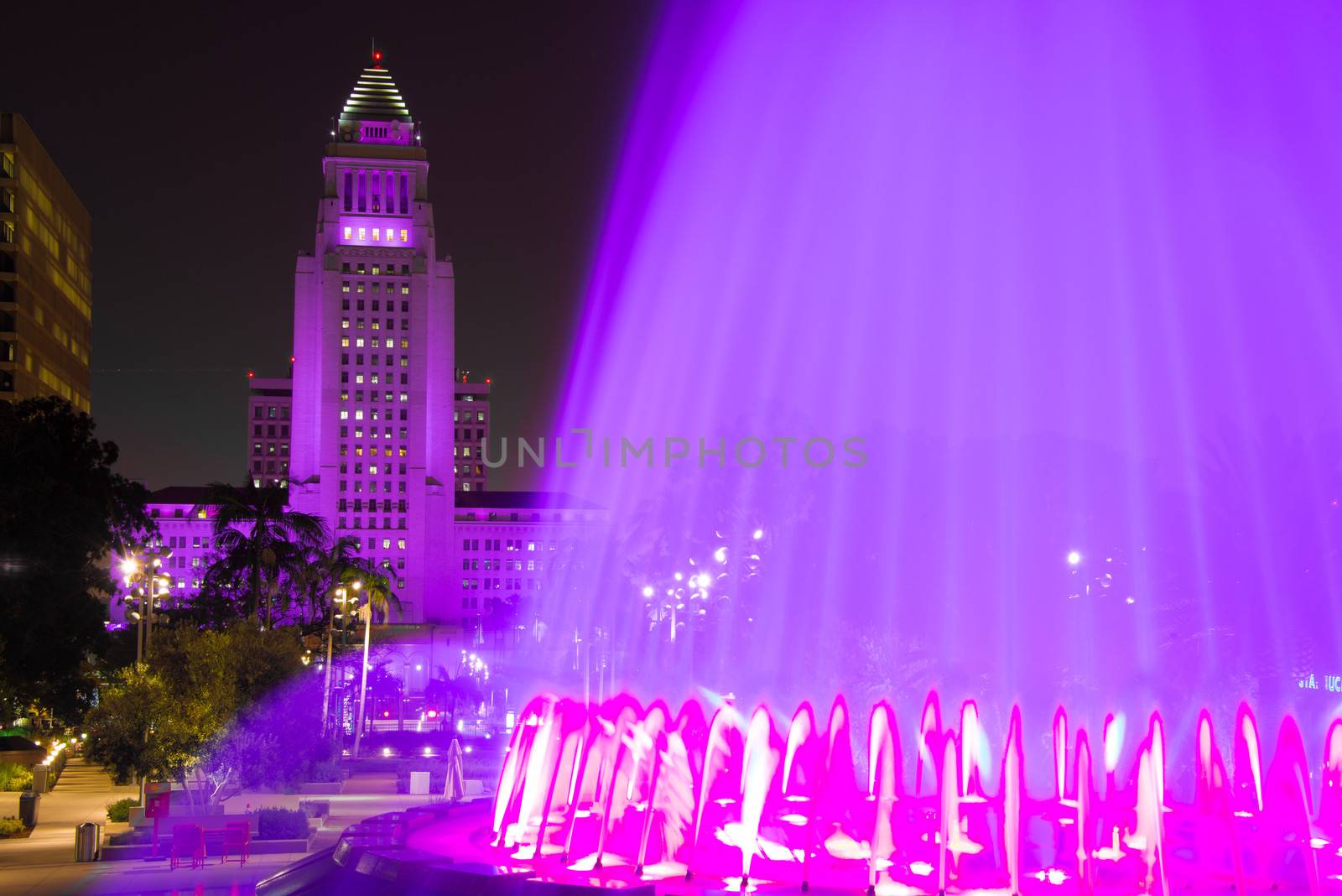Los Angeles City Hall as seen from the Grand Park by CelsoDiniz