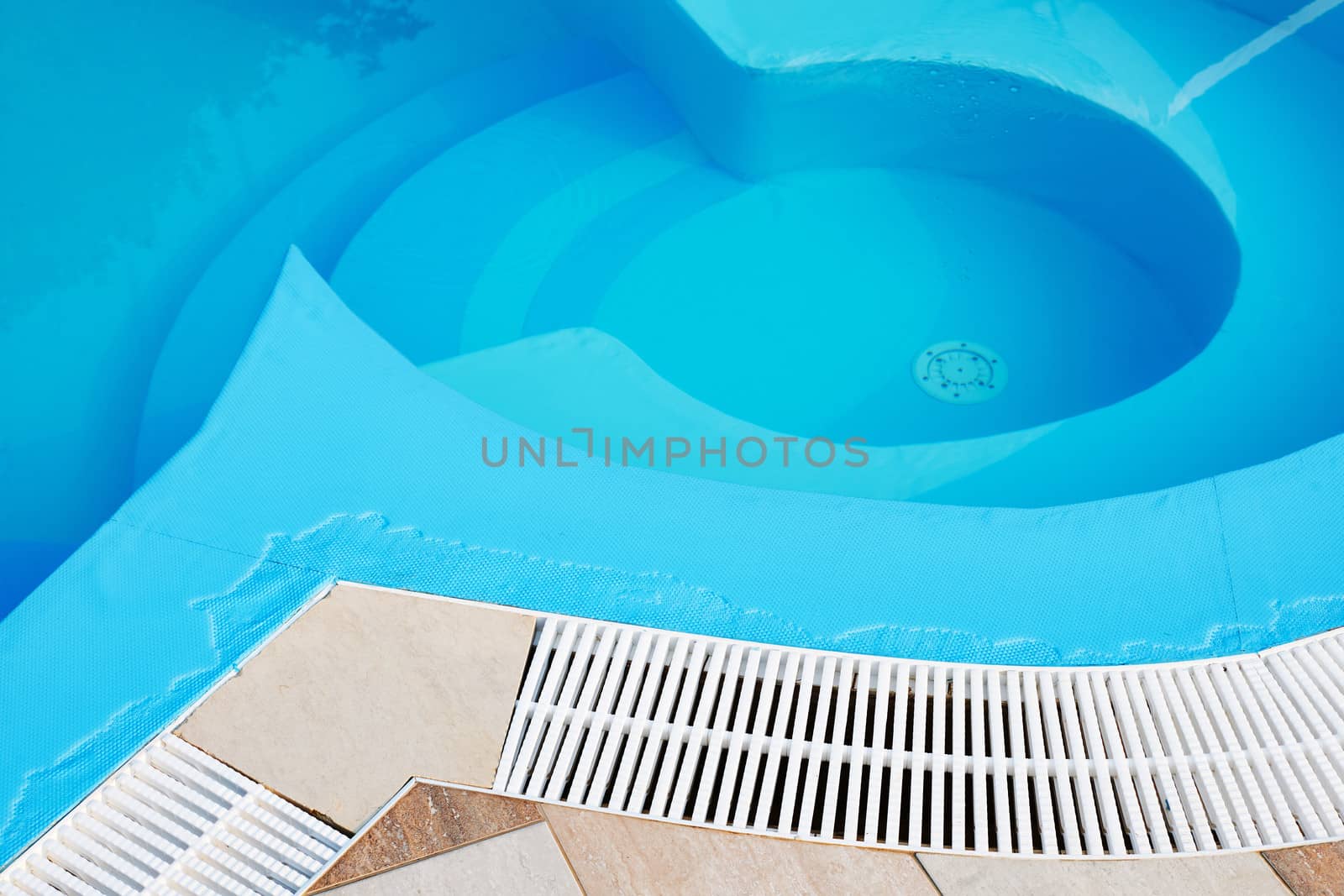 Swimming pool by ecobo