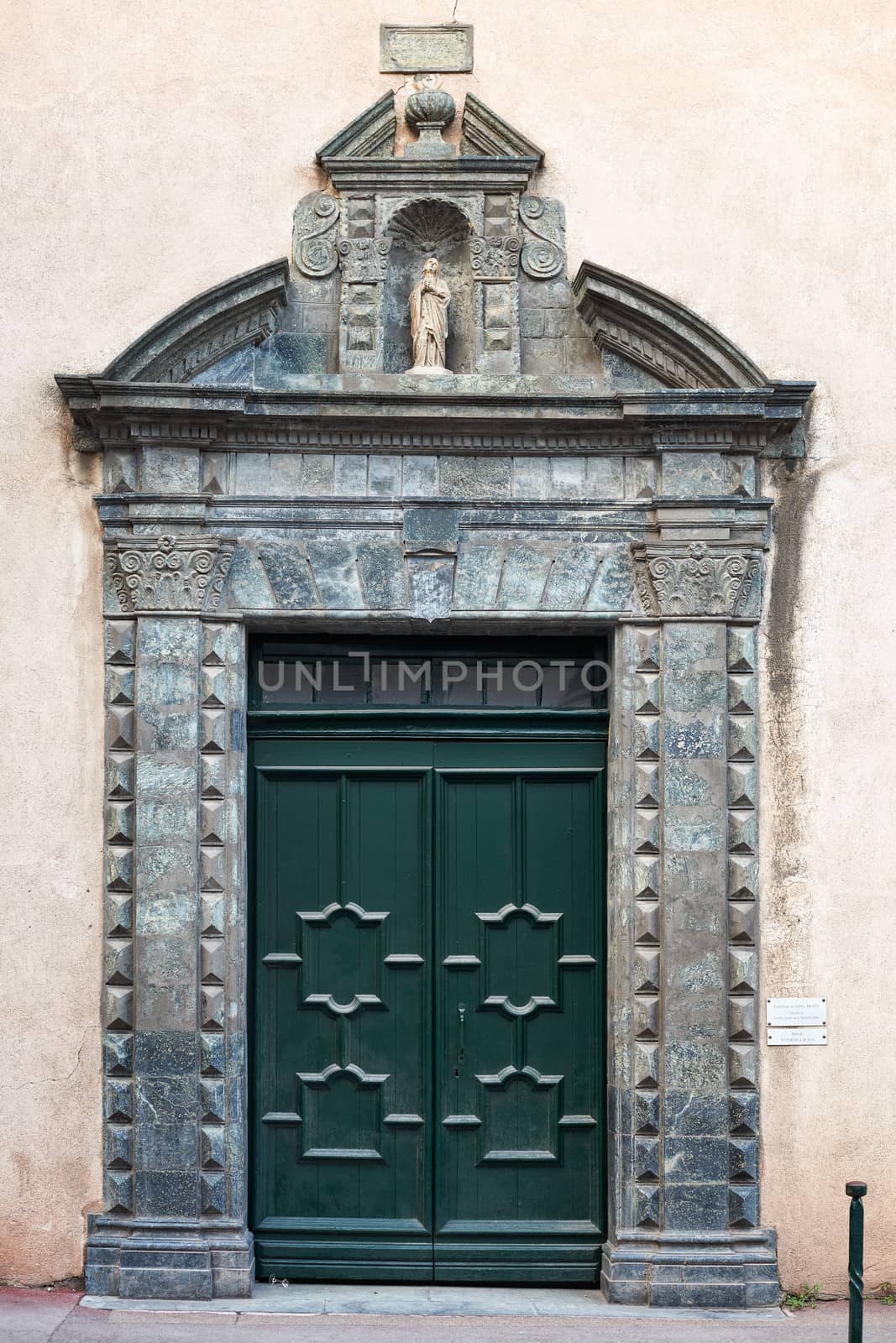 The gate of the Saint Tropez church by ecobo